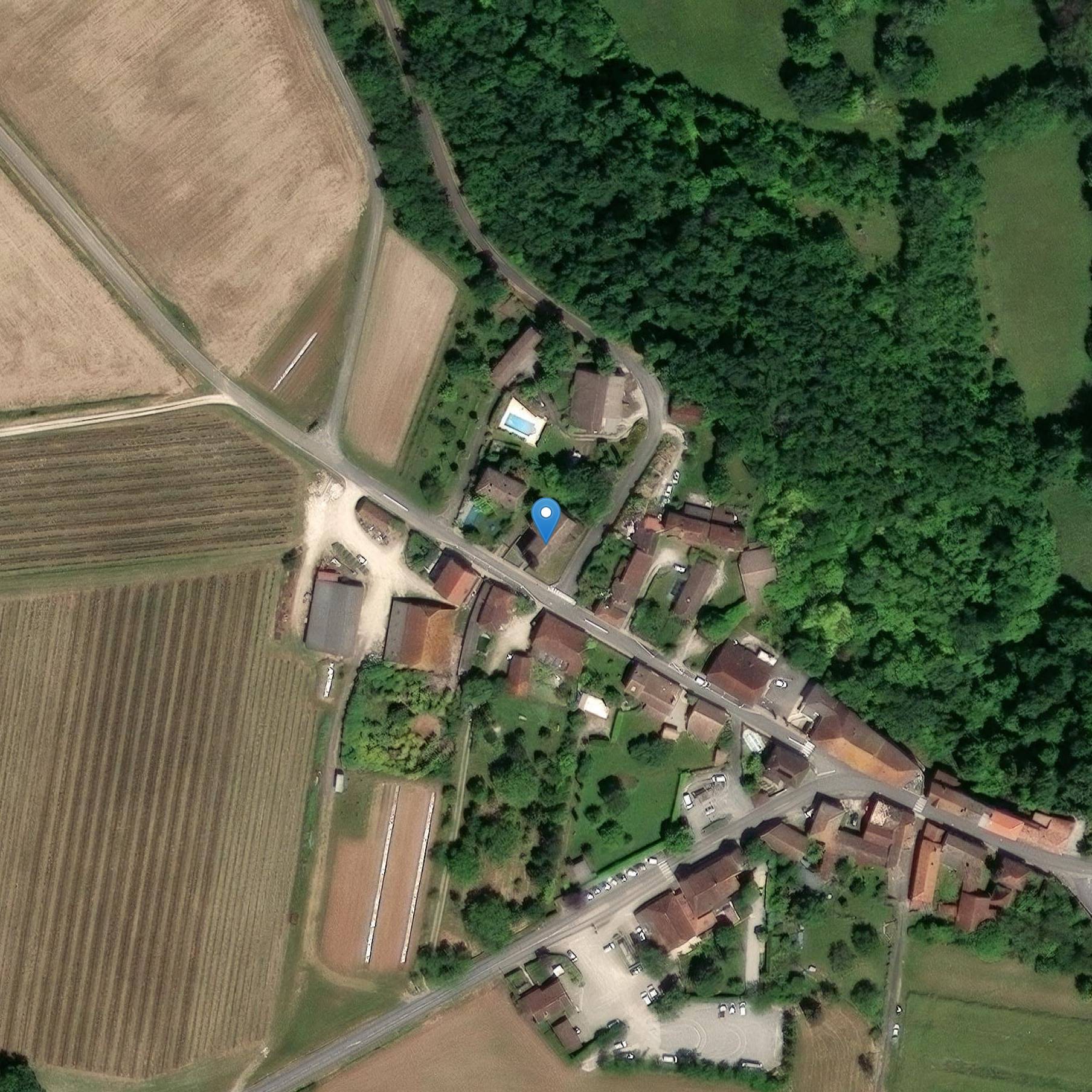 Photo de 聖マトレの前提の教会