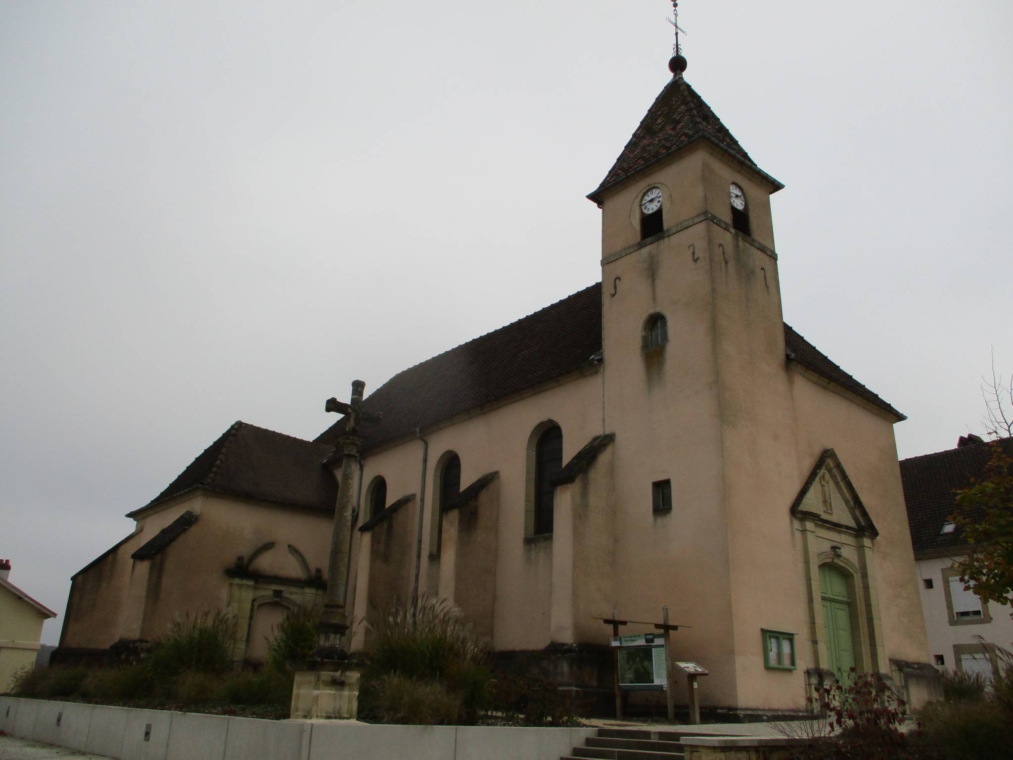 Photo de Iglesia Saint-Rémy de Saint-Rémy-en-Comté