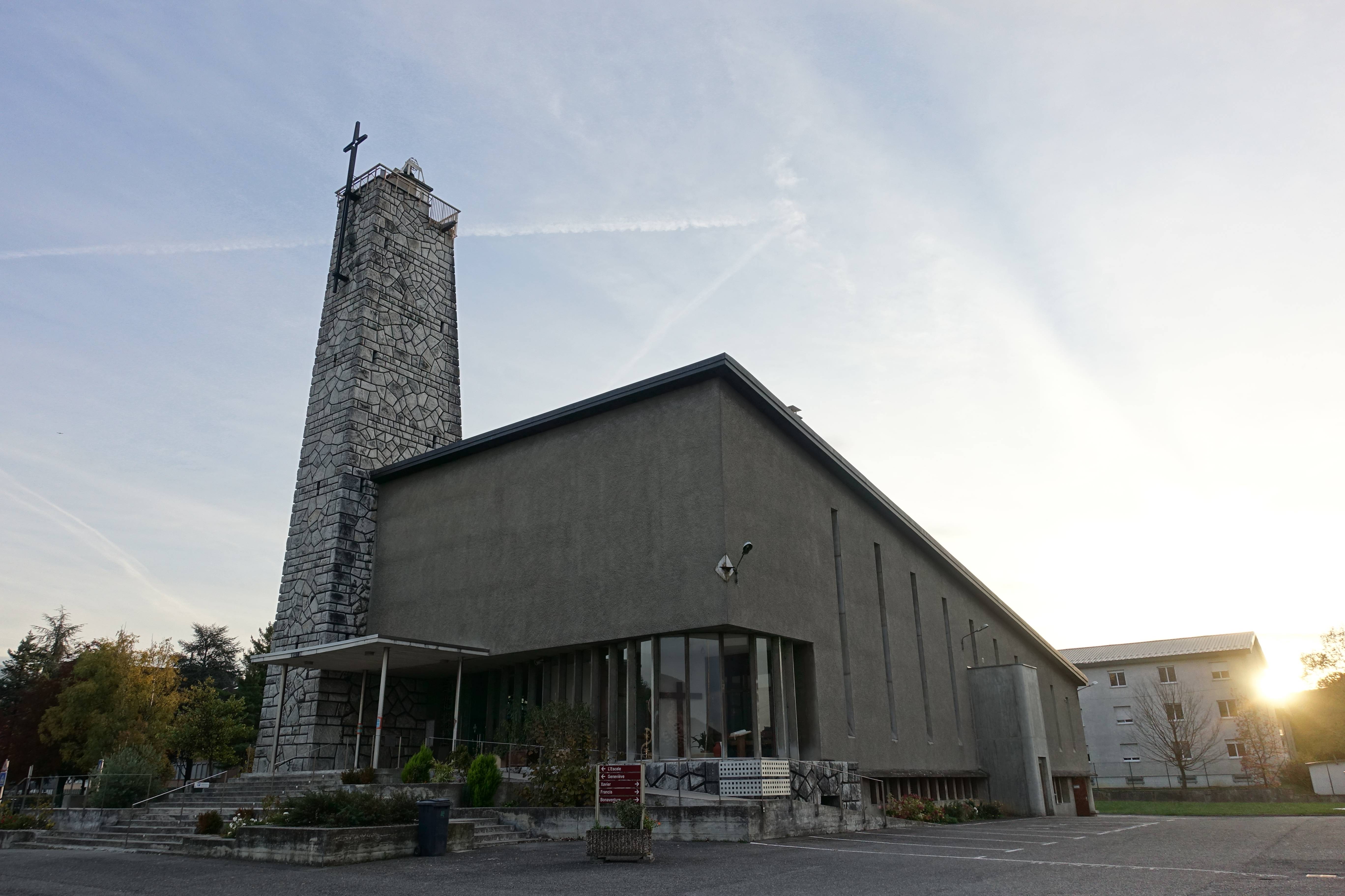 Photo de Church of St. Geneviève des Bressis