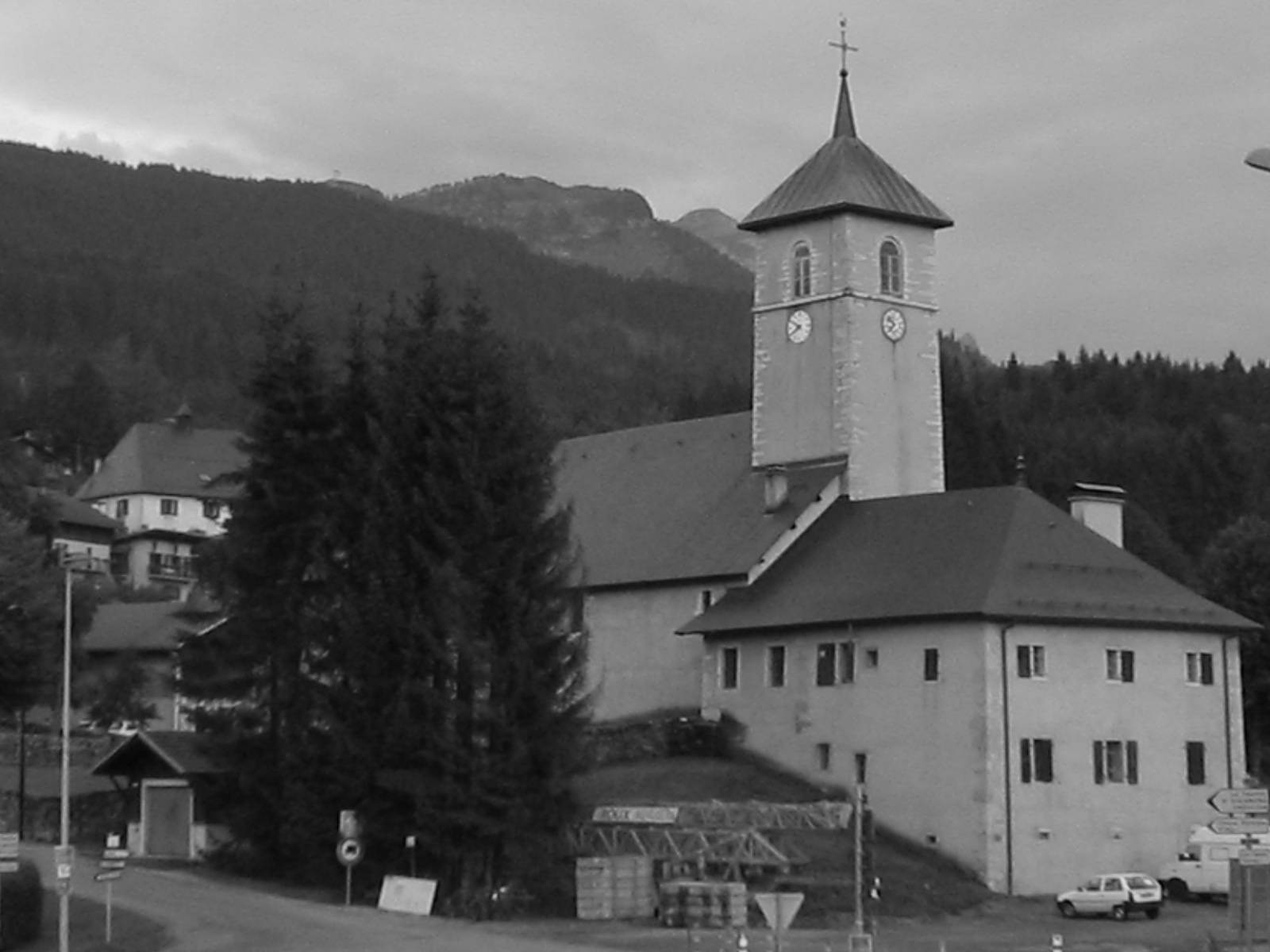 Photo de 聖マイケル教会