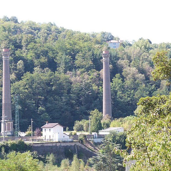 Photo de Cheminées dusine dAubin