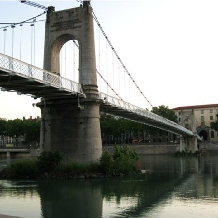 Photo de Ancien Collège de la Trinité, actuellement lycée Ampère