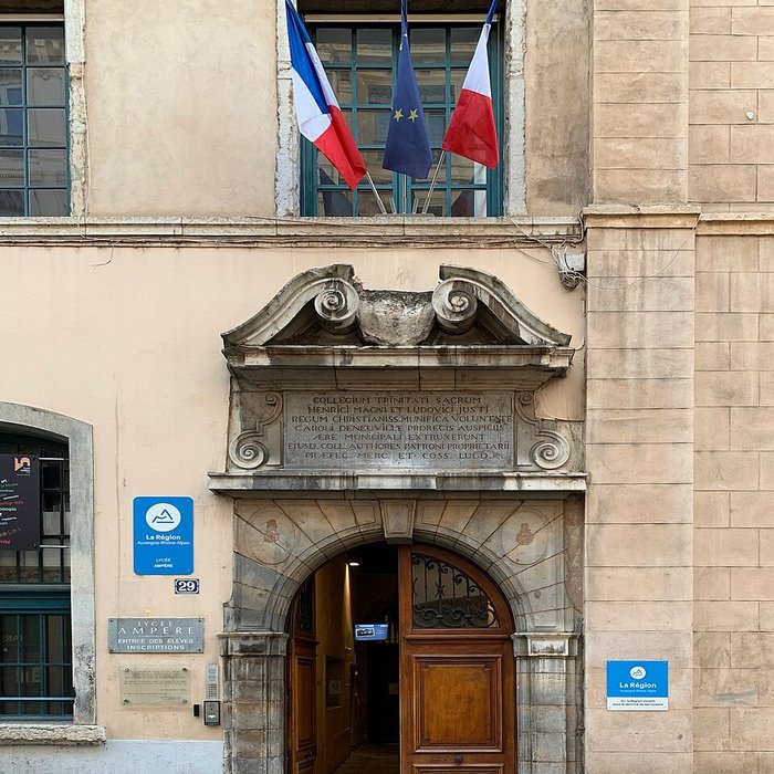 Photo de Ancien Collège de la Trinité, actuellement lycée Ampère