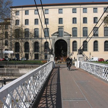 Ancien Collège de la Trinité, actuellement lycée Ampère
