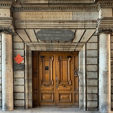 Ancien Collège de la Trinité, actuellement lycée Ampère
