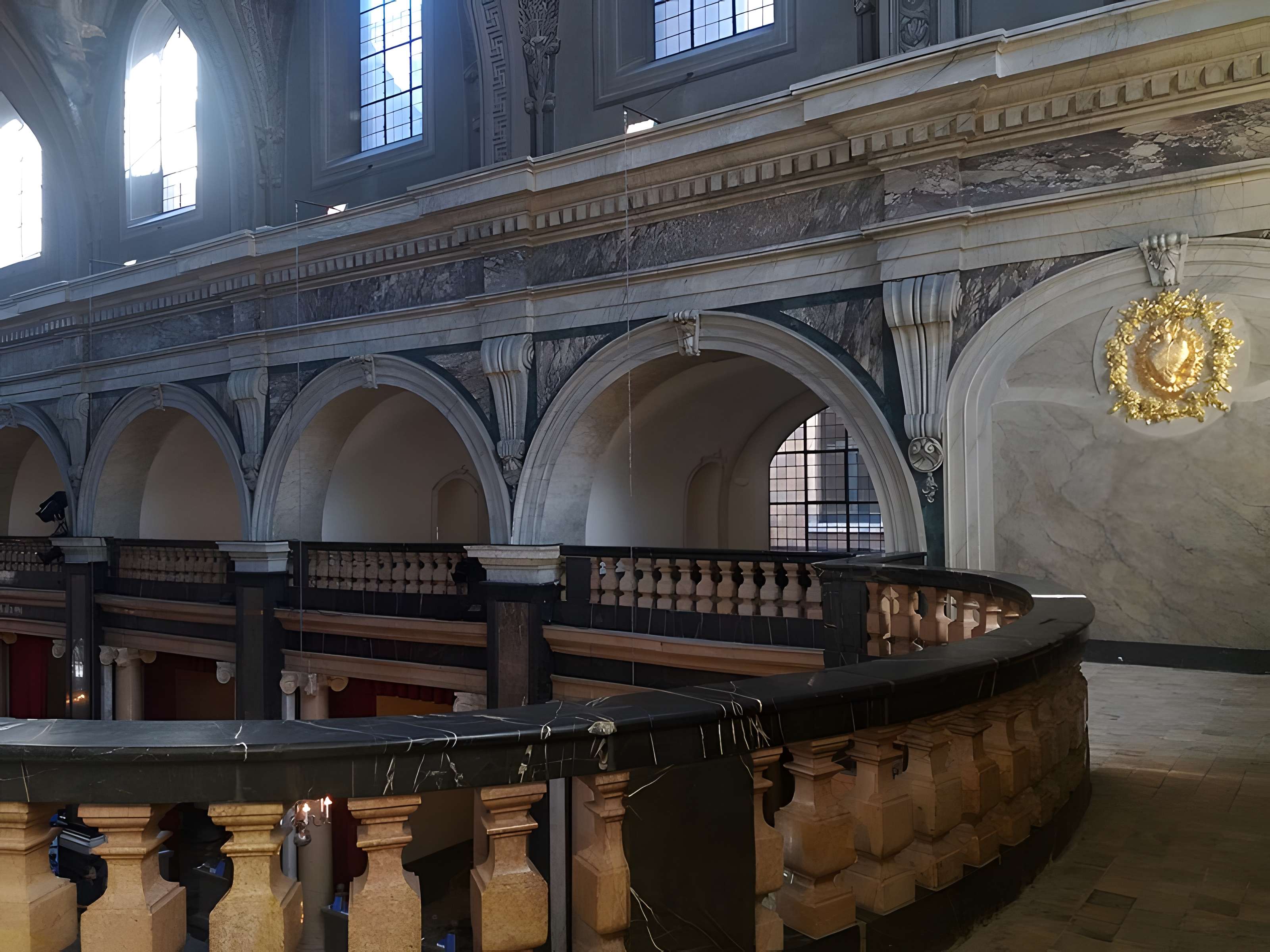 Ancien Collège de la Trinité, actuellement lycée Ampère