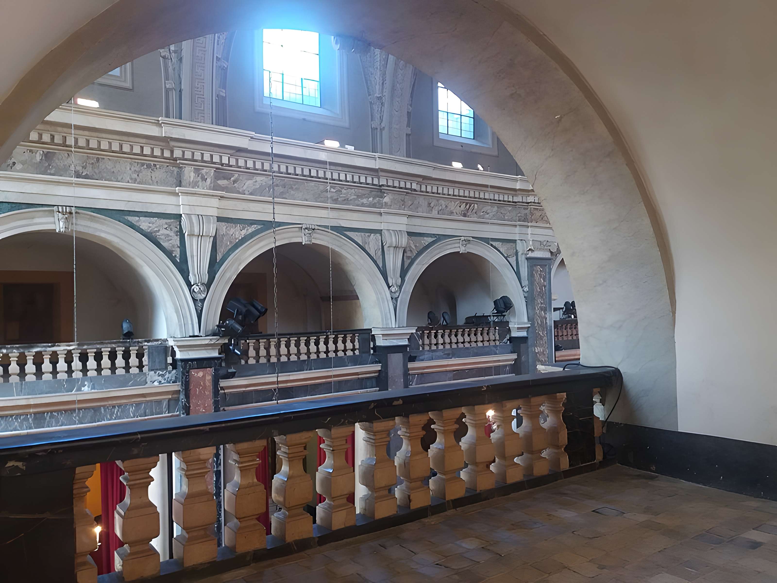 Ancien Collège de la Trinité, actuellement lycée Ampère