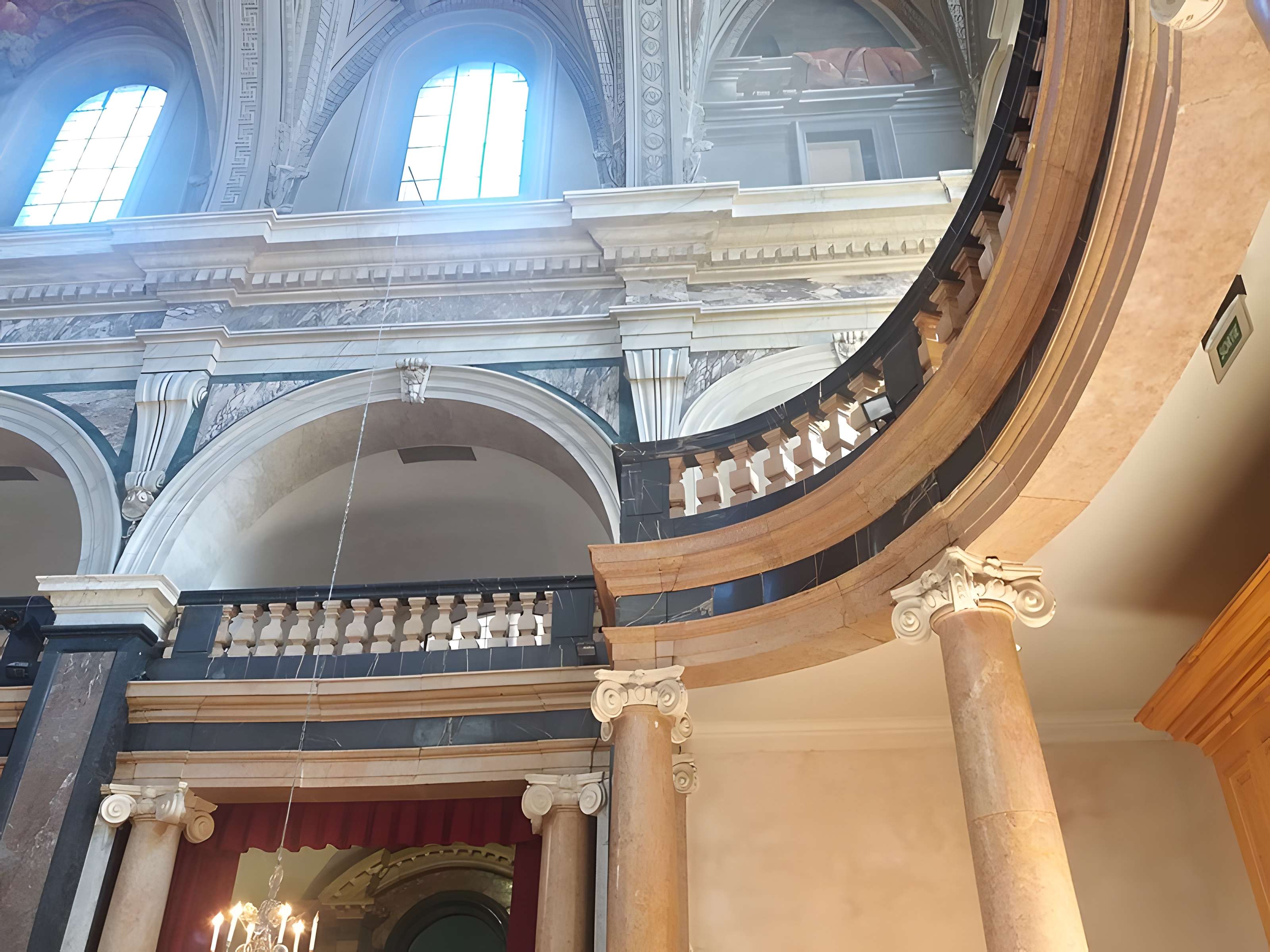 Ancien Collège de la Trinité, actuellement lycée Ampère