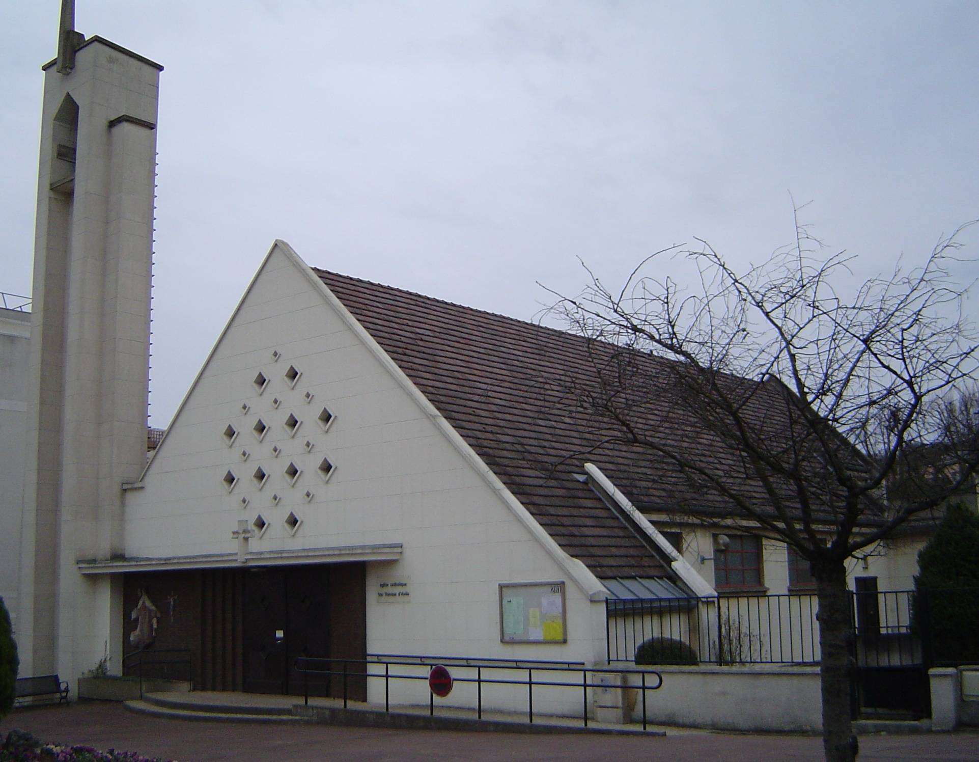 Photo de Église Sainte-Thérèse-d'Avila-et-Sainte-Monique