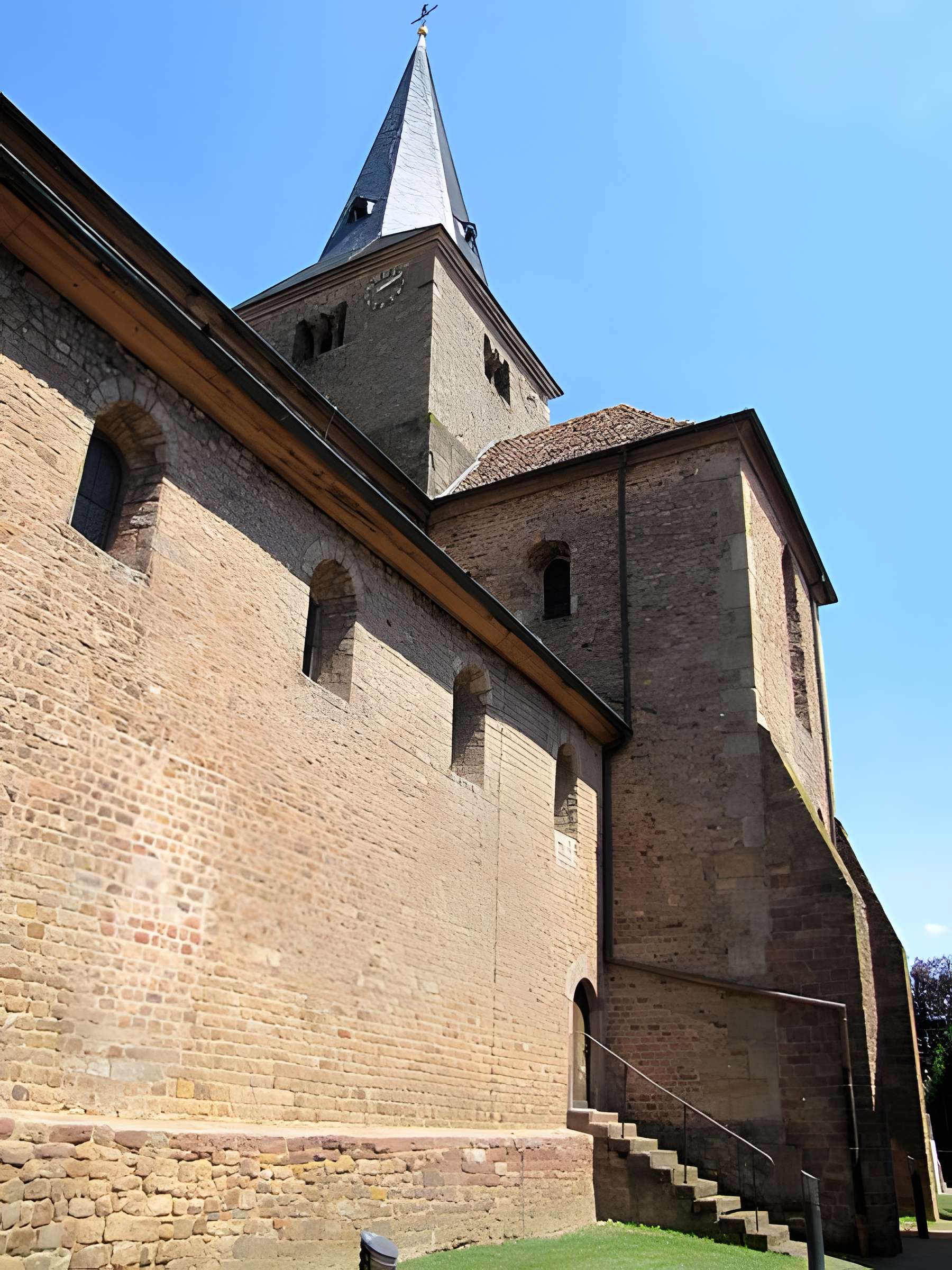 Collégiale Saint-Martin-et-Saint-Arbogast de Surbourg