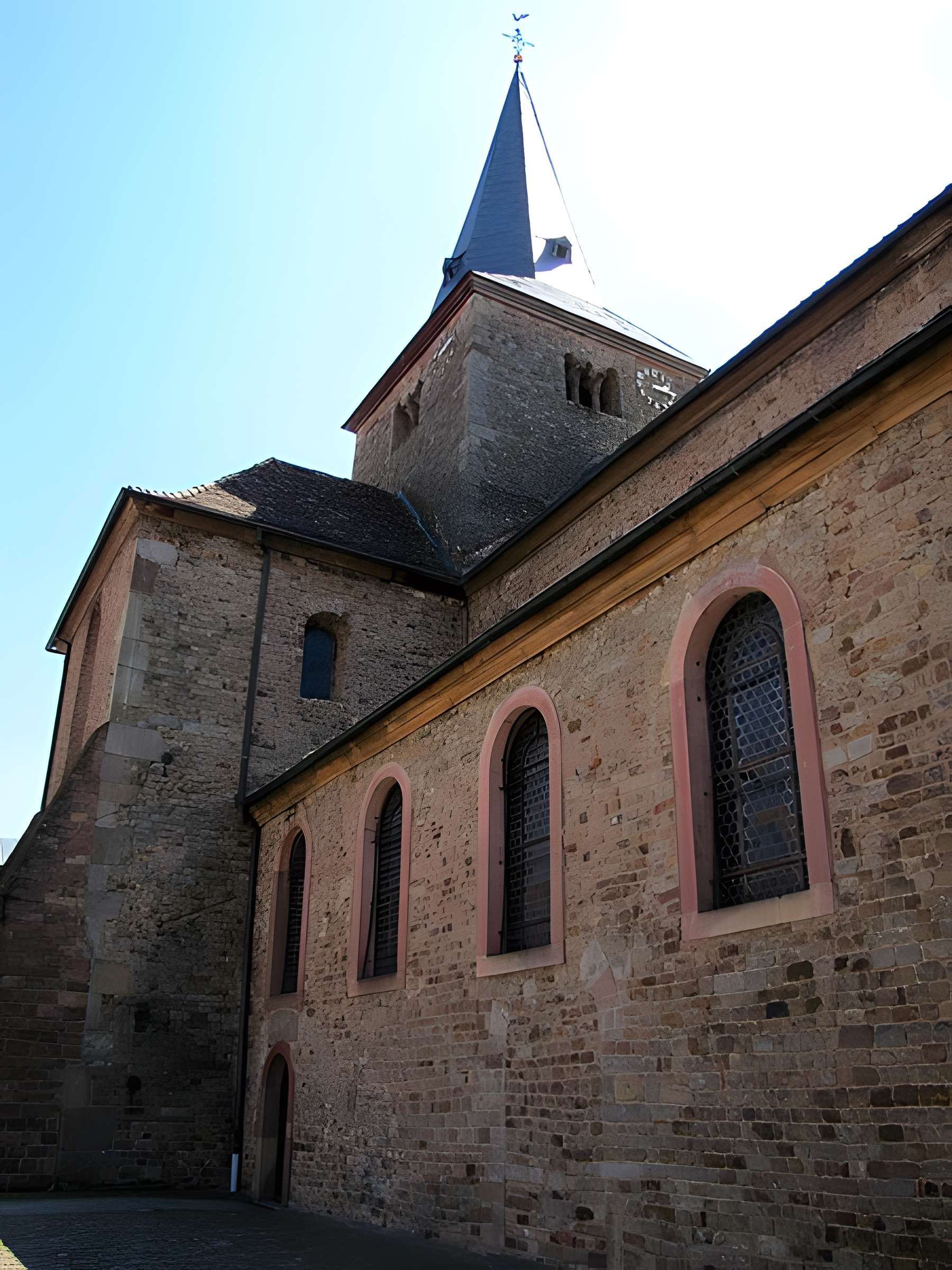 Collégiale Saint-Martin-et-Saint-Arbogast de Surbourg