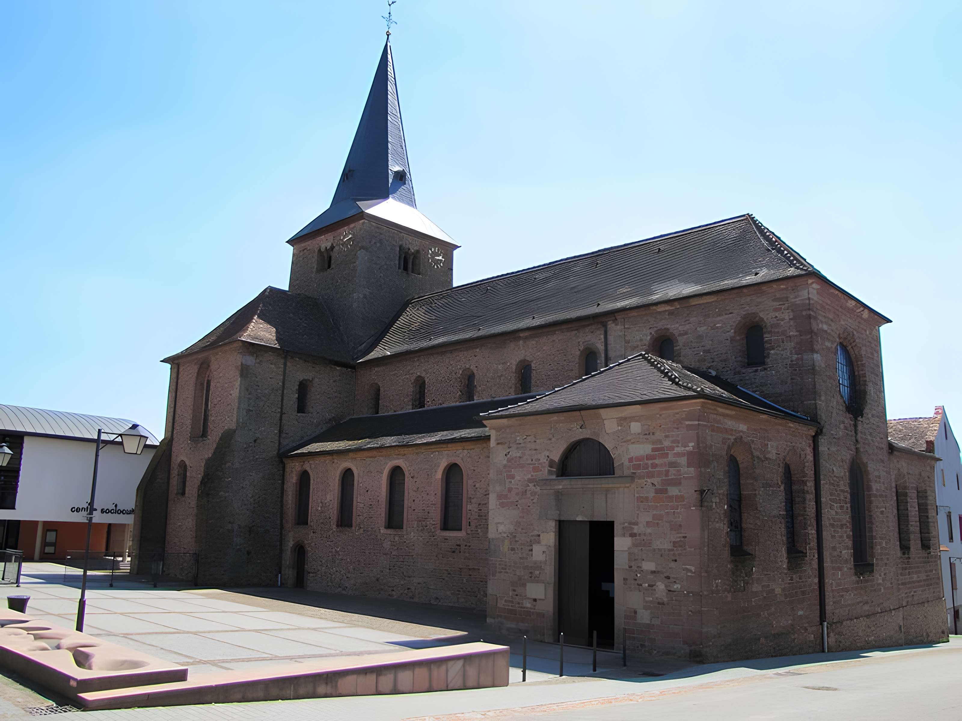 Collégiale Saint-Martin-et-Saint-Arbogast de Surbourg