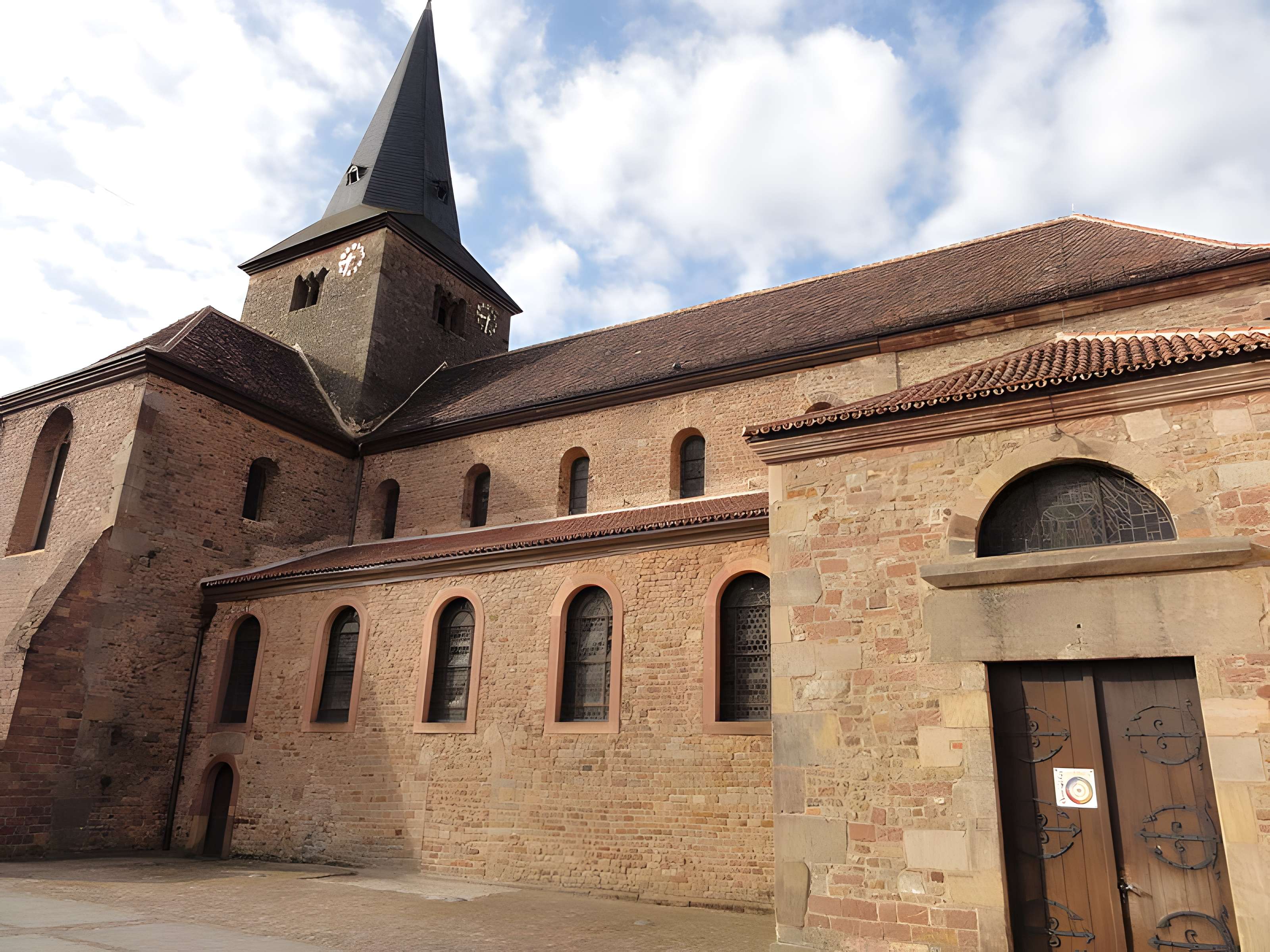 Collégiale Saint-Martin-et-Saint-Arbogast de Surbourg