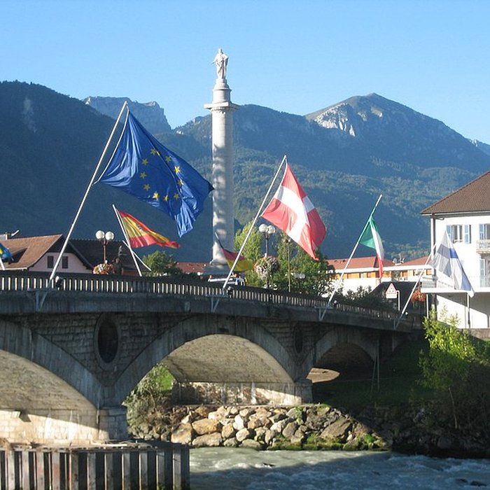 Photo de Colonne de Charles-Félix à Bonneville