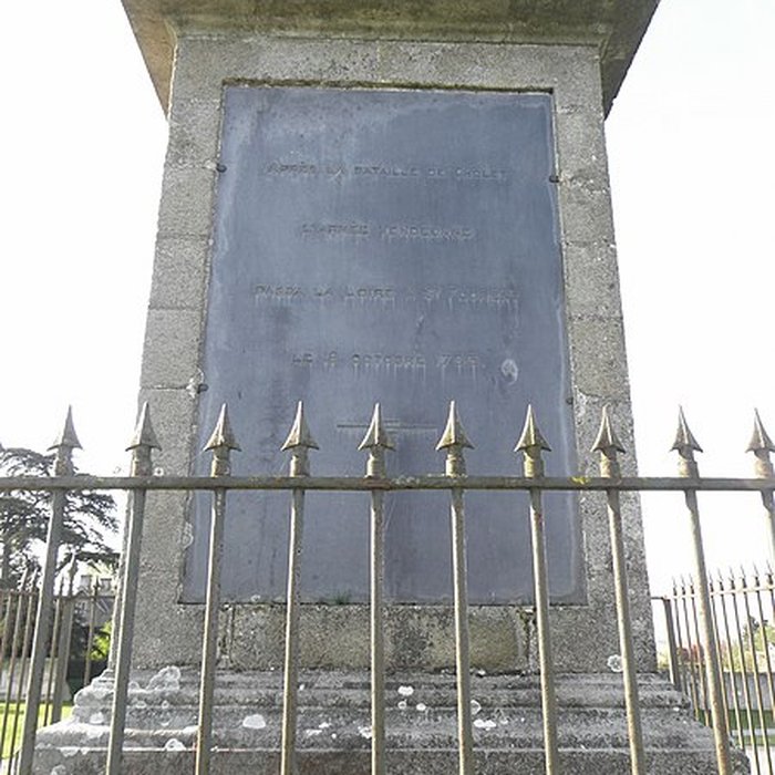 Photo de Colonne de la duchesse dAngoulême à Saint-Florent-le-Vieil