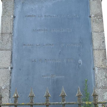 Colonne de la duchesse dAngoulême à Saint-Florent-le-Vieil