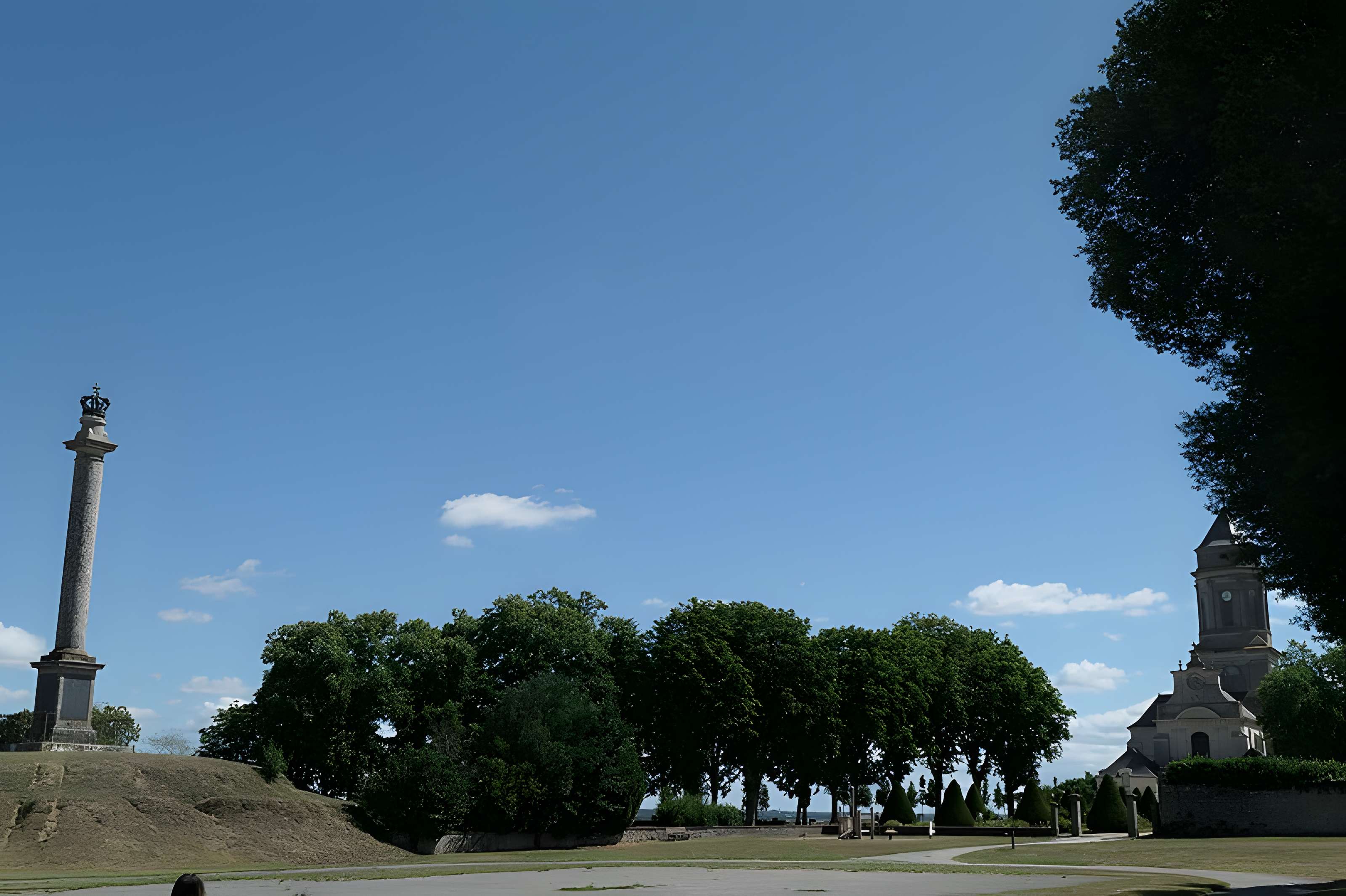 Colonne de la duchesse d'Angoulême à Saint-Florent-le-Vieil