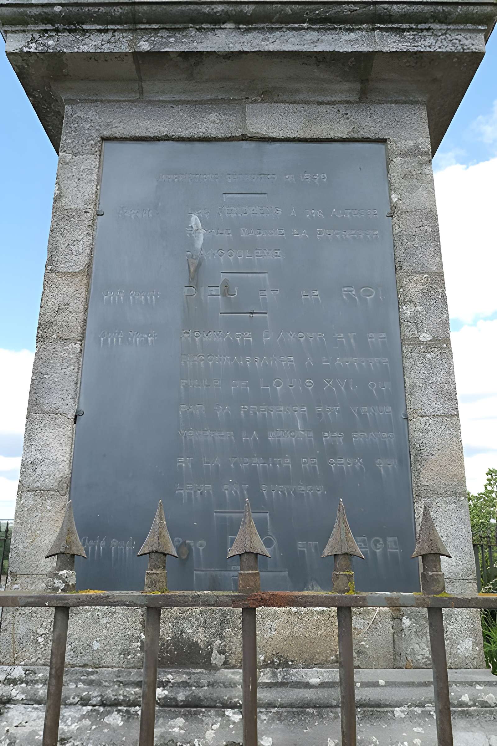 Colonne de la duchesse d'Angoulême à Saint-Florent-le-Vieil