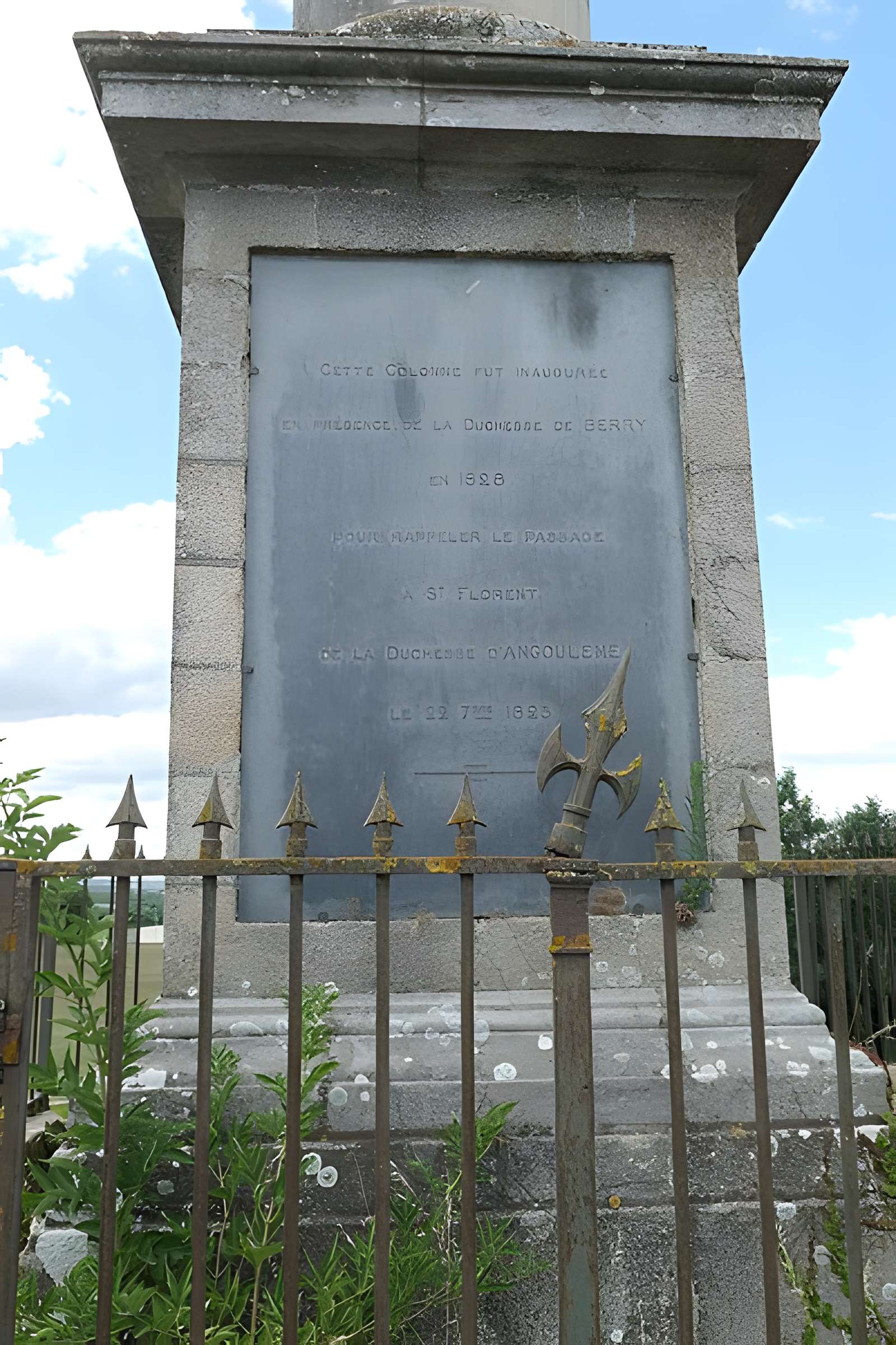 Colonne de la duchesse d'Angoulême à Saint-Florent-le-Vieil