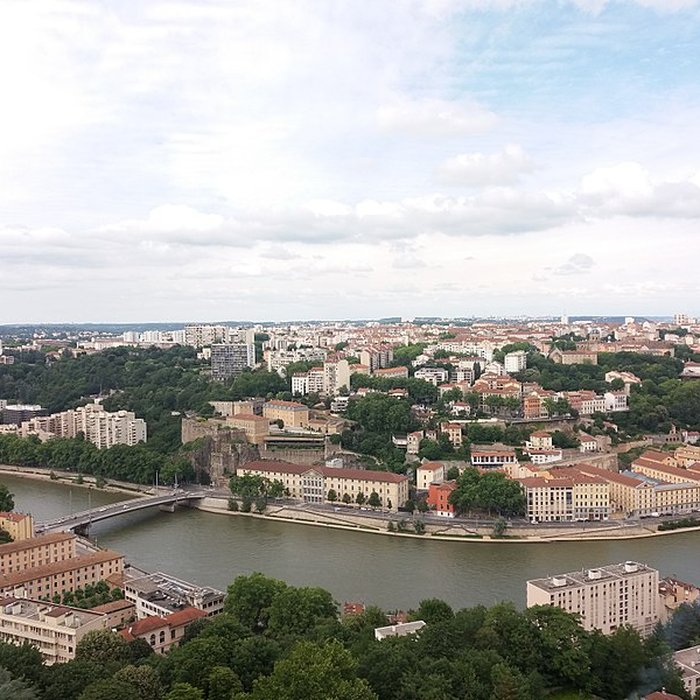Photo de Ancien couvent des Dames de Sainte-Elisabeth, ancienne école nationale vétérinaire, actuellement Conservatoire national supérieur de musique et de danse de Lyon