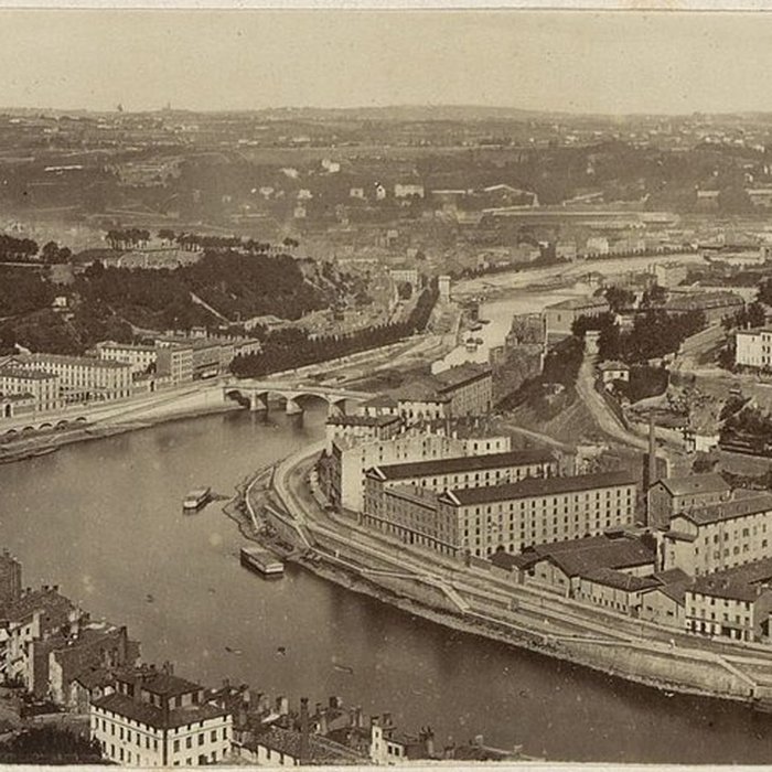 Photo de Ancien couvent des Dames de Sainte-Elisabeth, ancienne école nationale vétérinaire, actuellement Conservatoire national supérieur de musique et de danse de Lyon