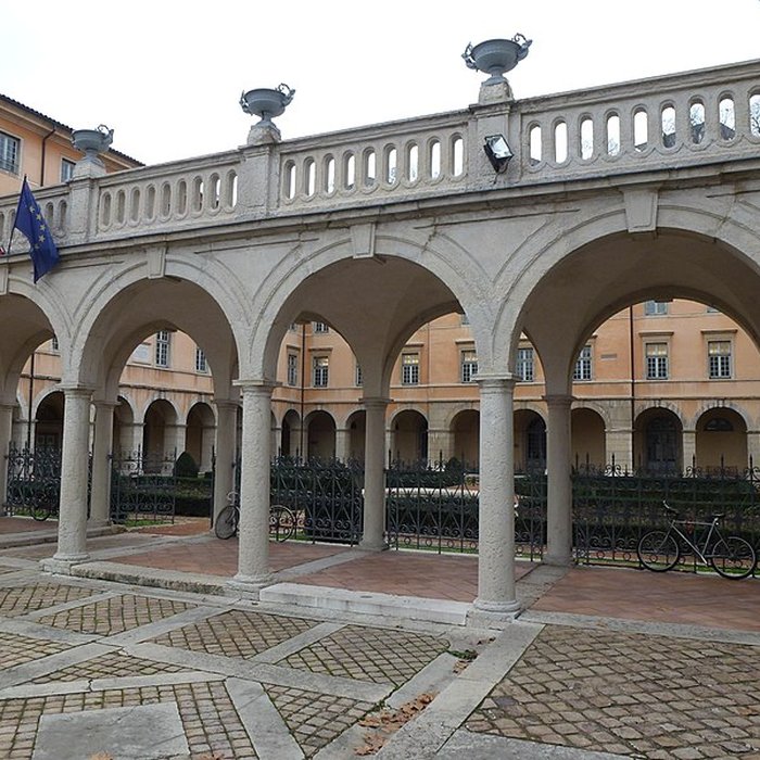 Photo de Ancien couvent des Dames de Sainte-Elisabeth, ancienne école nationale vétérinaire, actuellement Conservatoire national supérieur de musique et de danse de Lyon