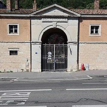 Ancien couvent des Dames de Sainte-Elisabeth, ancienne école nationale vétérinaire, actuellement Conservatoire national supérieur de musique et de danse de Lyon
