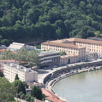 Ancien couvent des Dames de Sainte-Elisabeth, ancienne école nationale vétérinaire, actuellement Conservatoire national supérieur de musique et de danse de Lyon