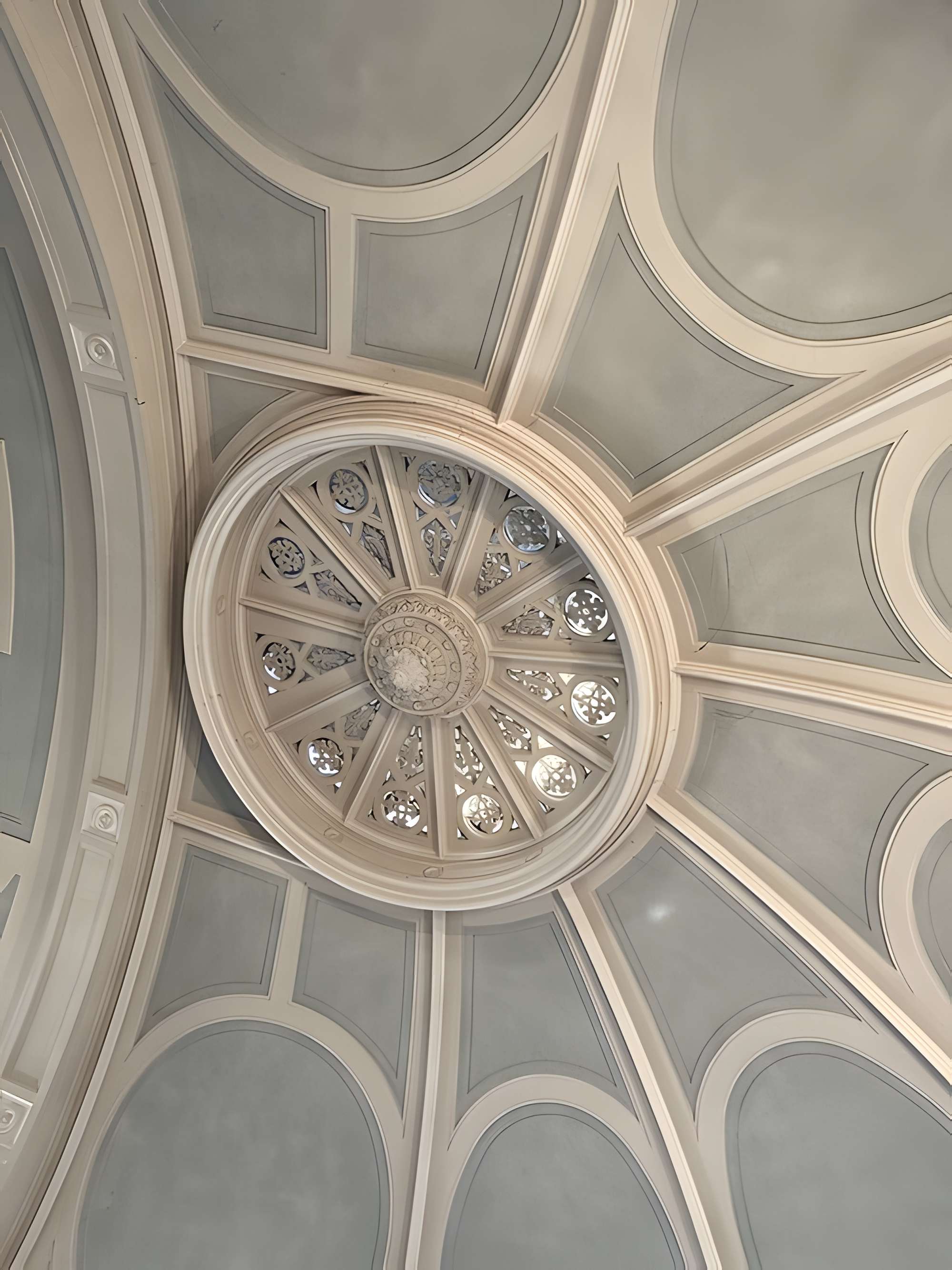 Ancien couvent des Dames de Sainte-Elisabeth, ancienne école nationale vétérinaire, actuellement Conservatoire national supérieur de musique et de danse de Lyon