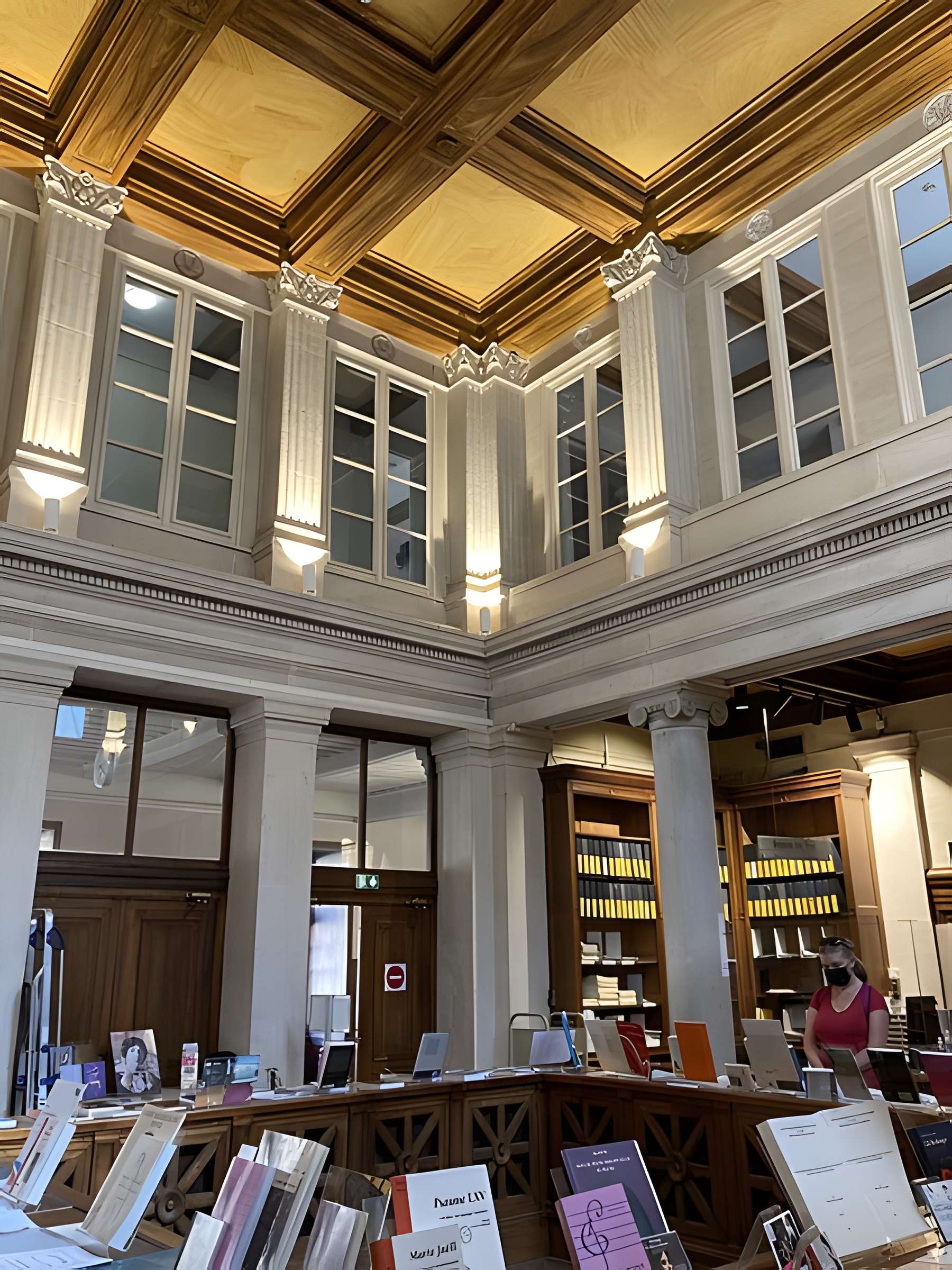 Ancien couvent des Dames de Sainte-Elisabeth, ancienne école nationale vétérinaire, actuellement Conservatoire national supérieur de musique et de danse de Lyon