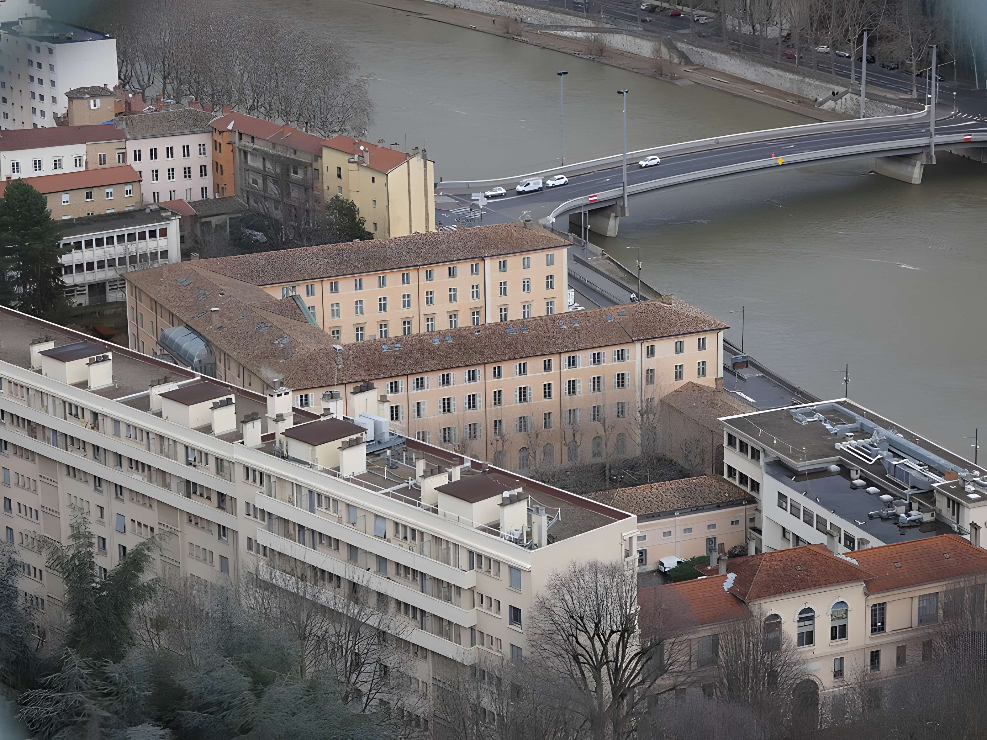 Ancien couvent des Dames de Sainte-Elisabeth, ancienne école nationale vétérinaire, actuellement Conservatoire national supérieur de musique et de danse de Lyon