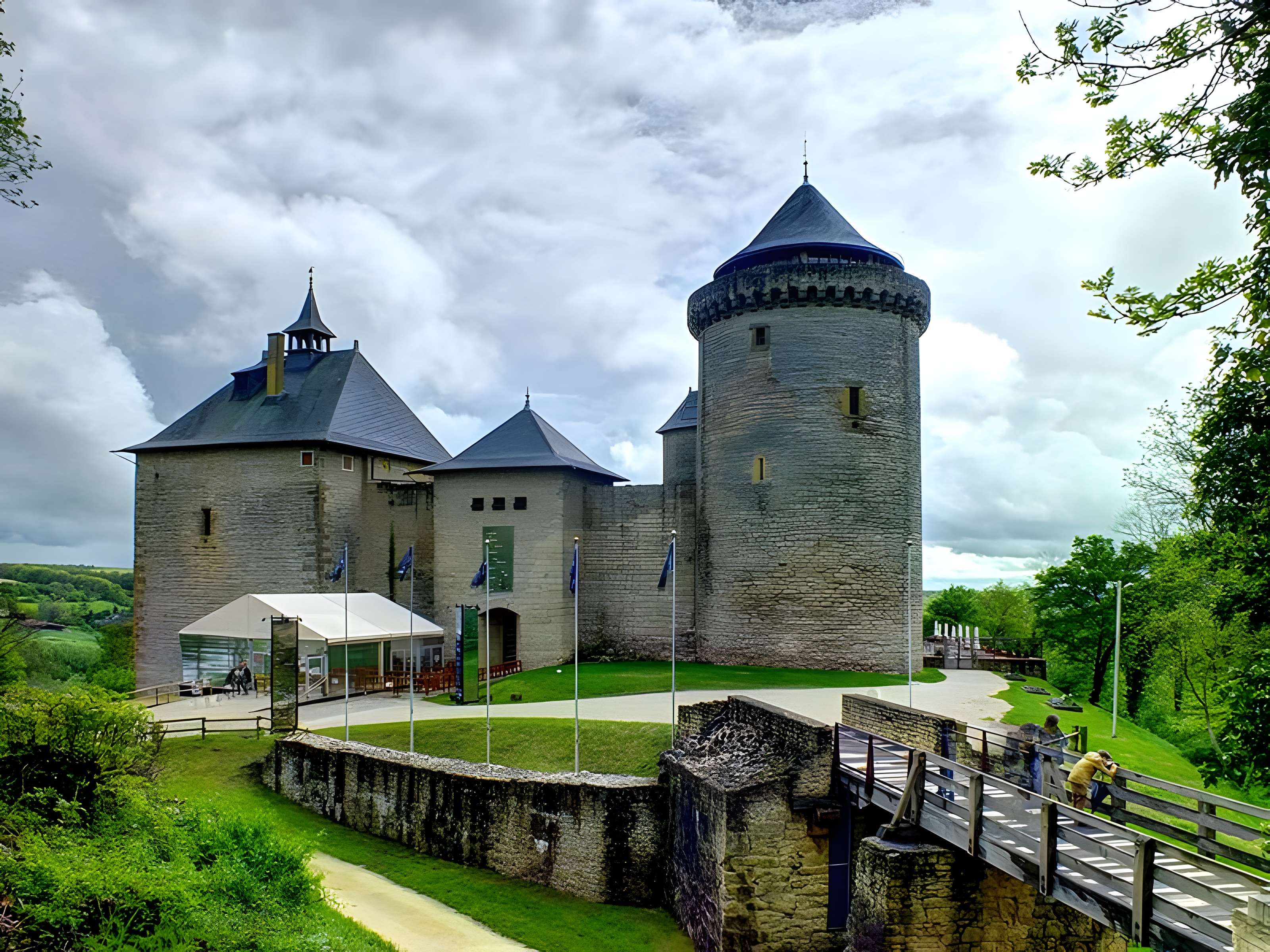 Ruines du château de Mensberg, dit aussi château de Malbrouck