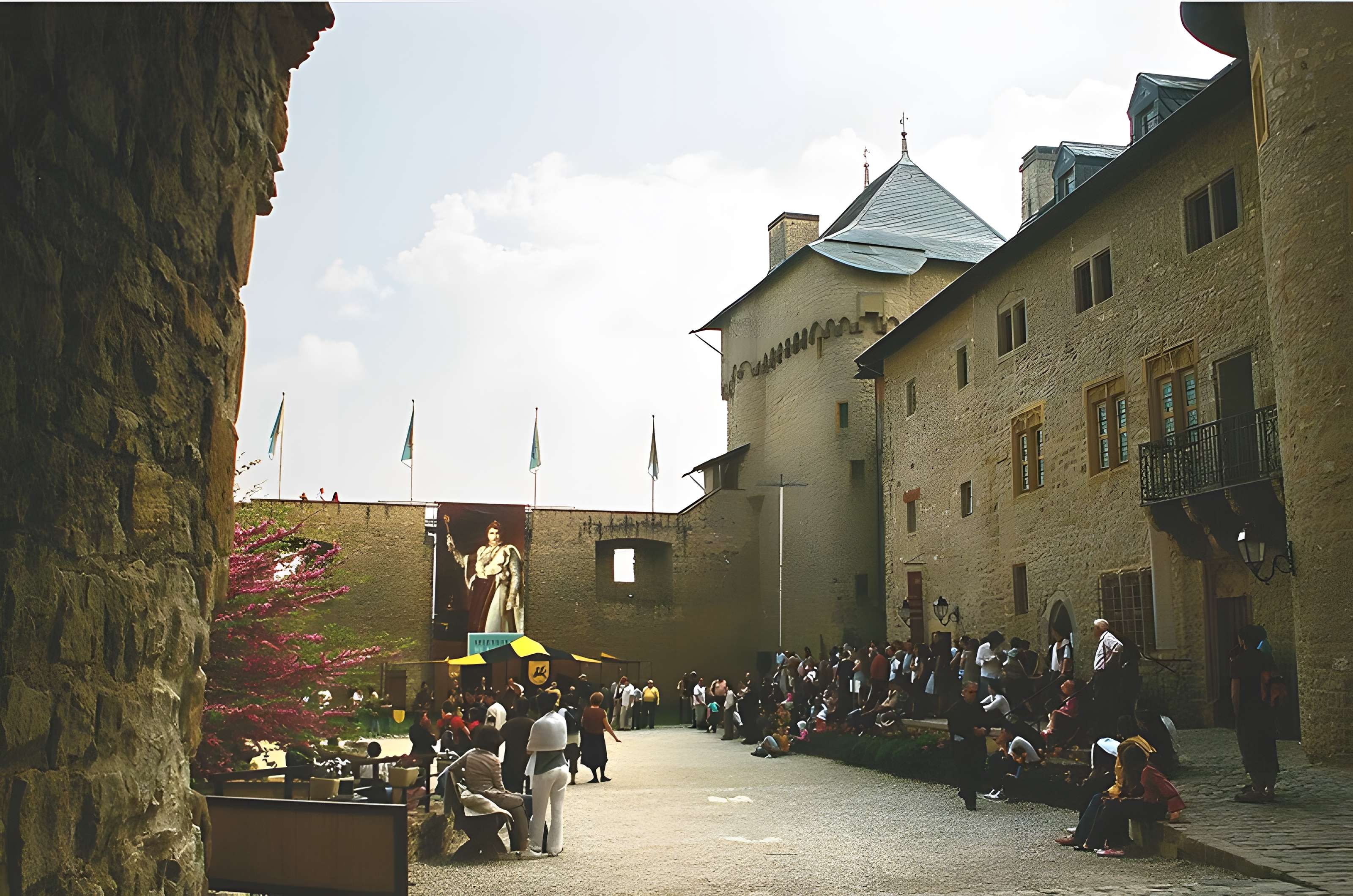Ruines du château de Mensberg, dit aussi château de Malbrouck