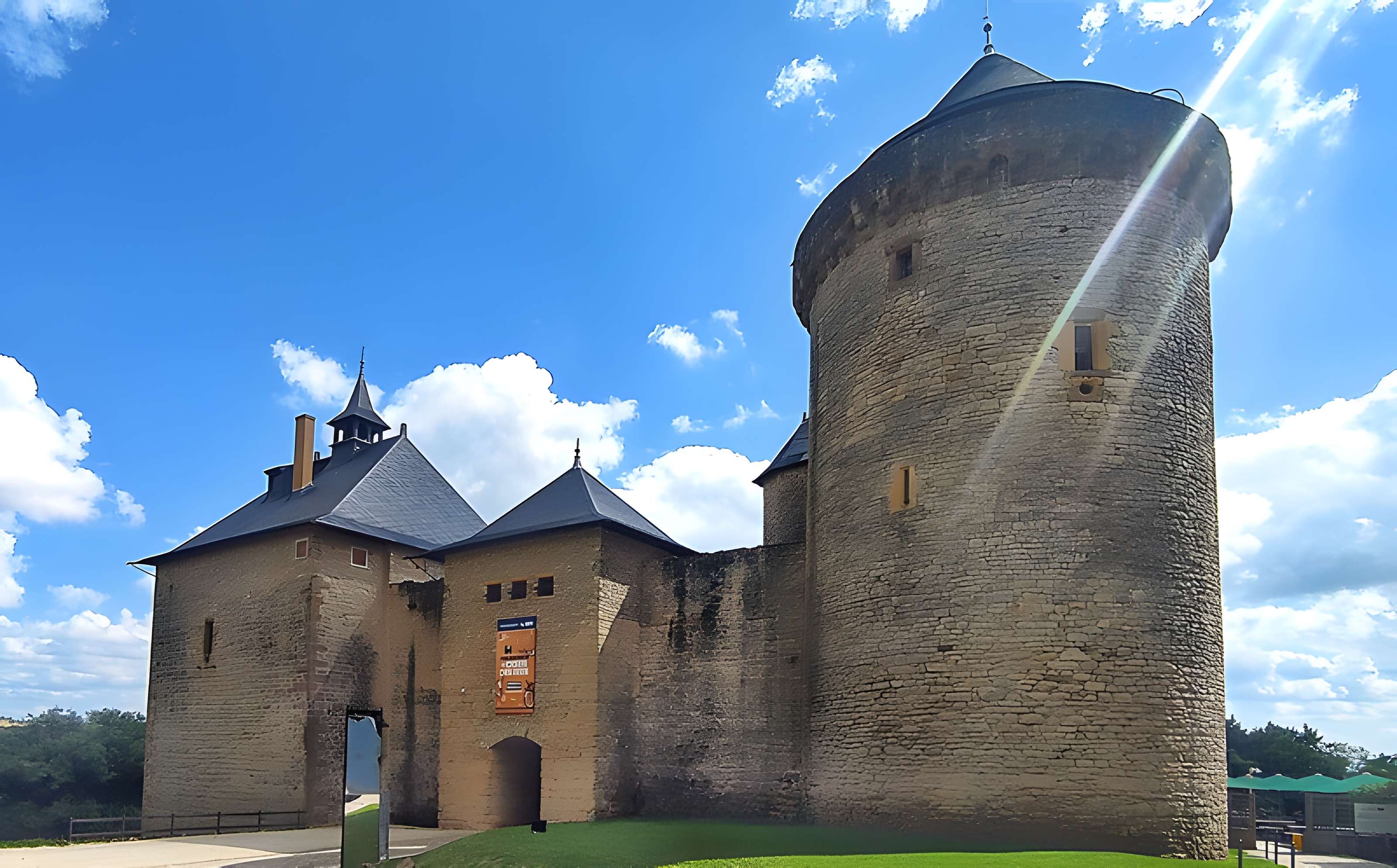 Ruines du château de Mensberg, dit aussi château de Malbrouck