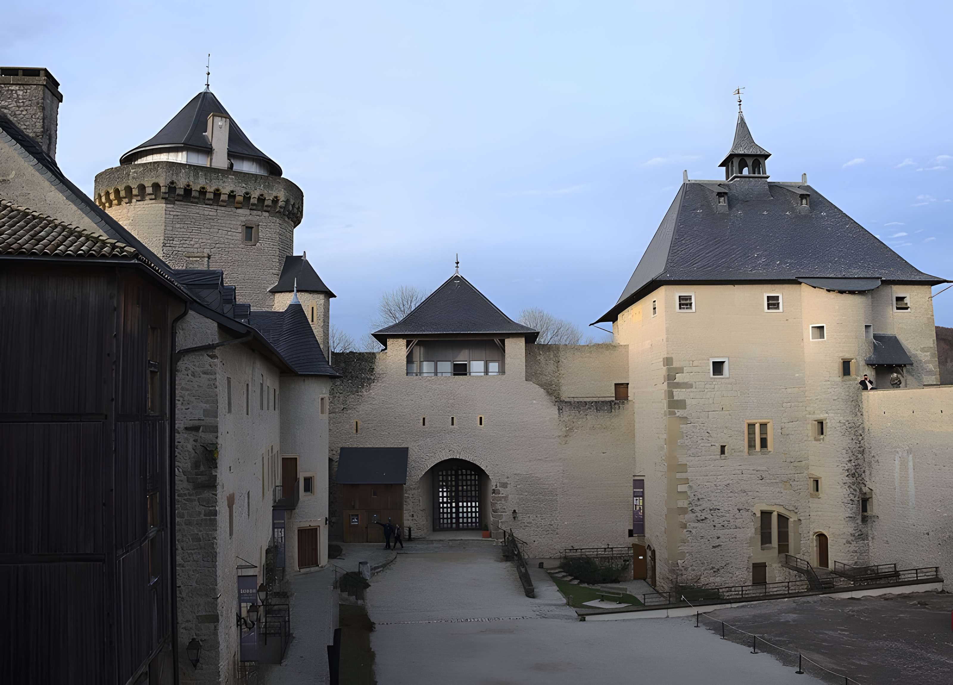 Ruines du château de Mensberg, dit aussi château de Malbrouck