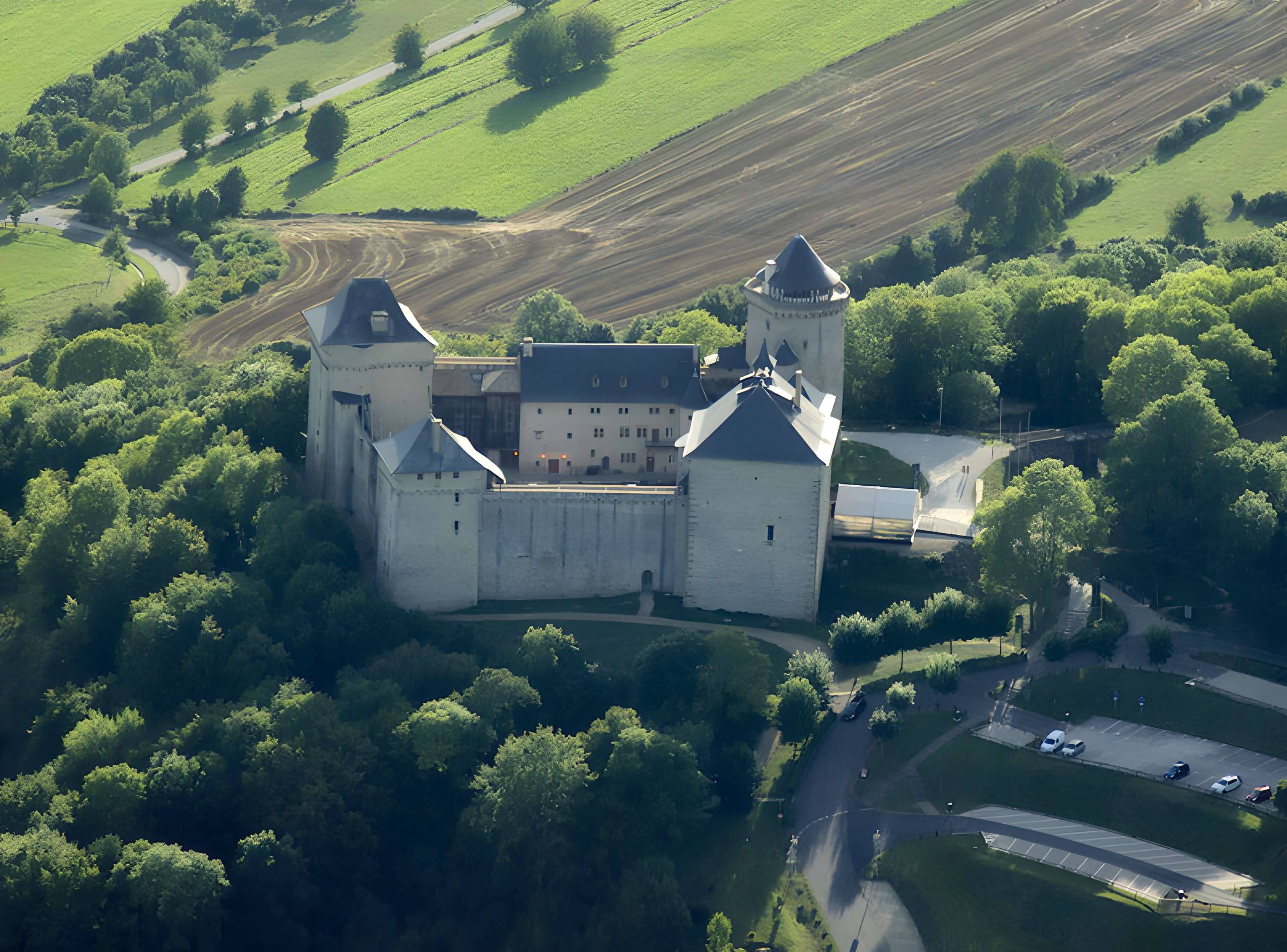 Ruines du château de Mensberg, dit aussi château de Malbrouck