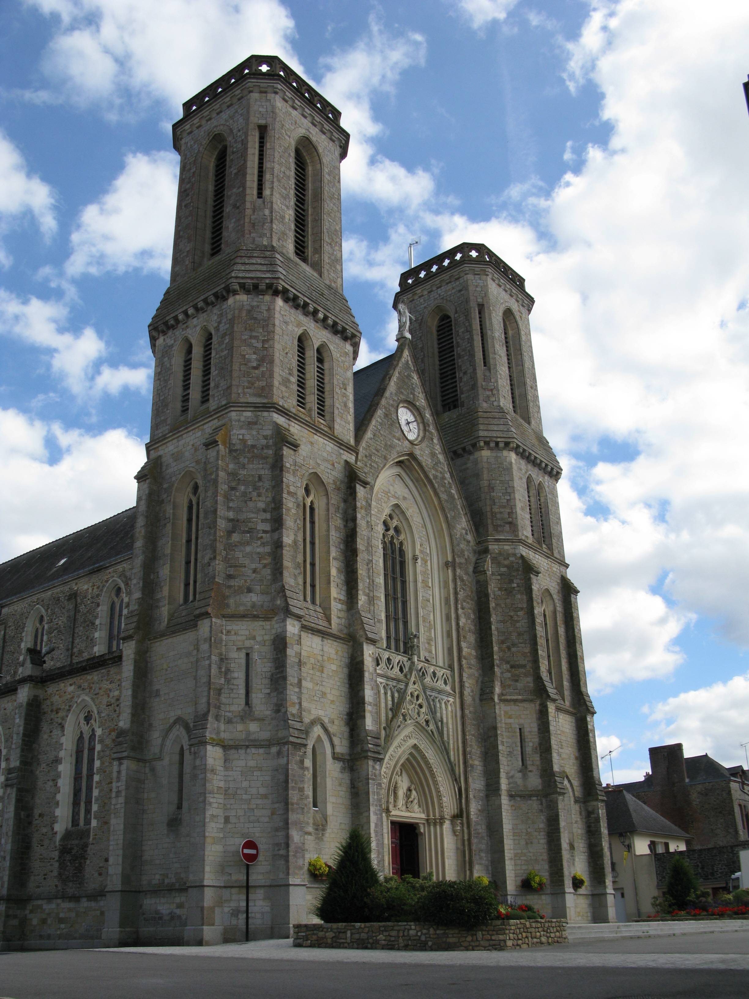 Photo de Église Saint-Pierre de Martigné-Ferchaud