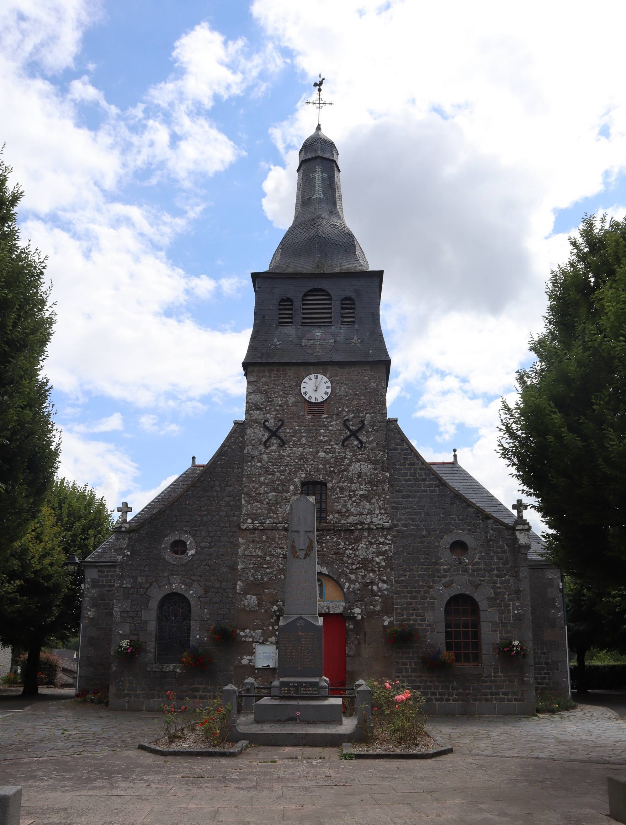 Photo de Église Saint-André de Lanhélin
