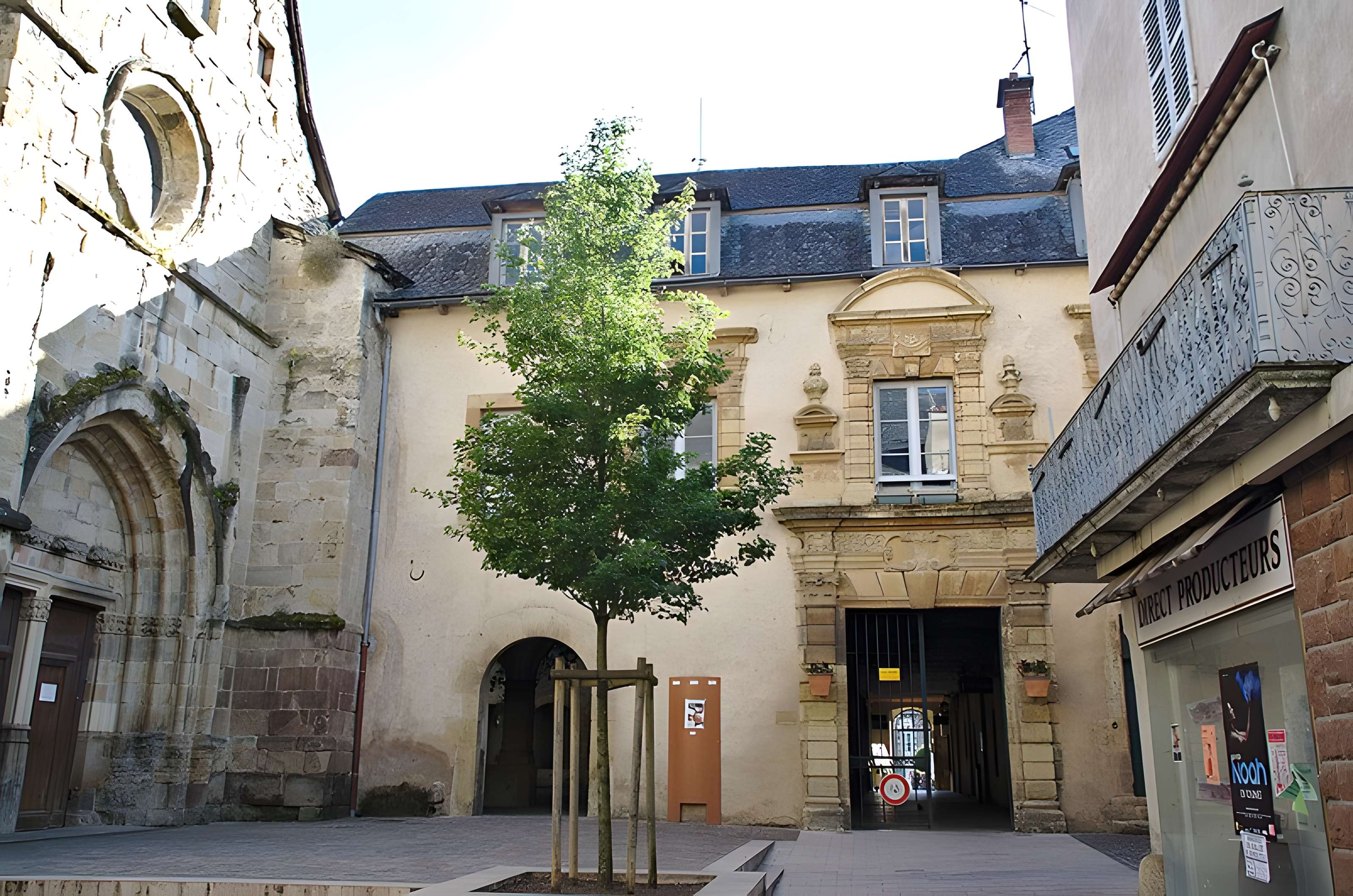 Couvent des Pénitents de Saint-Geniez-d'Olt