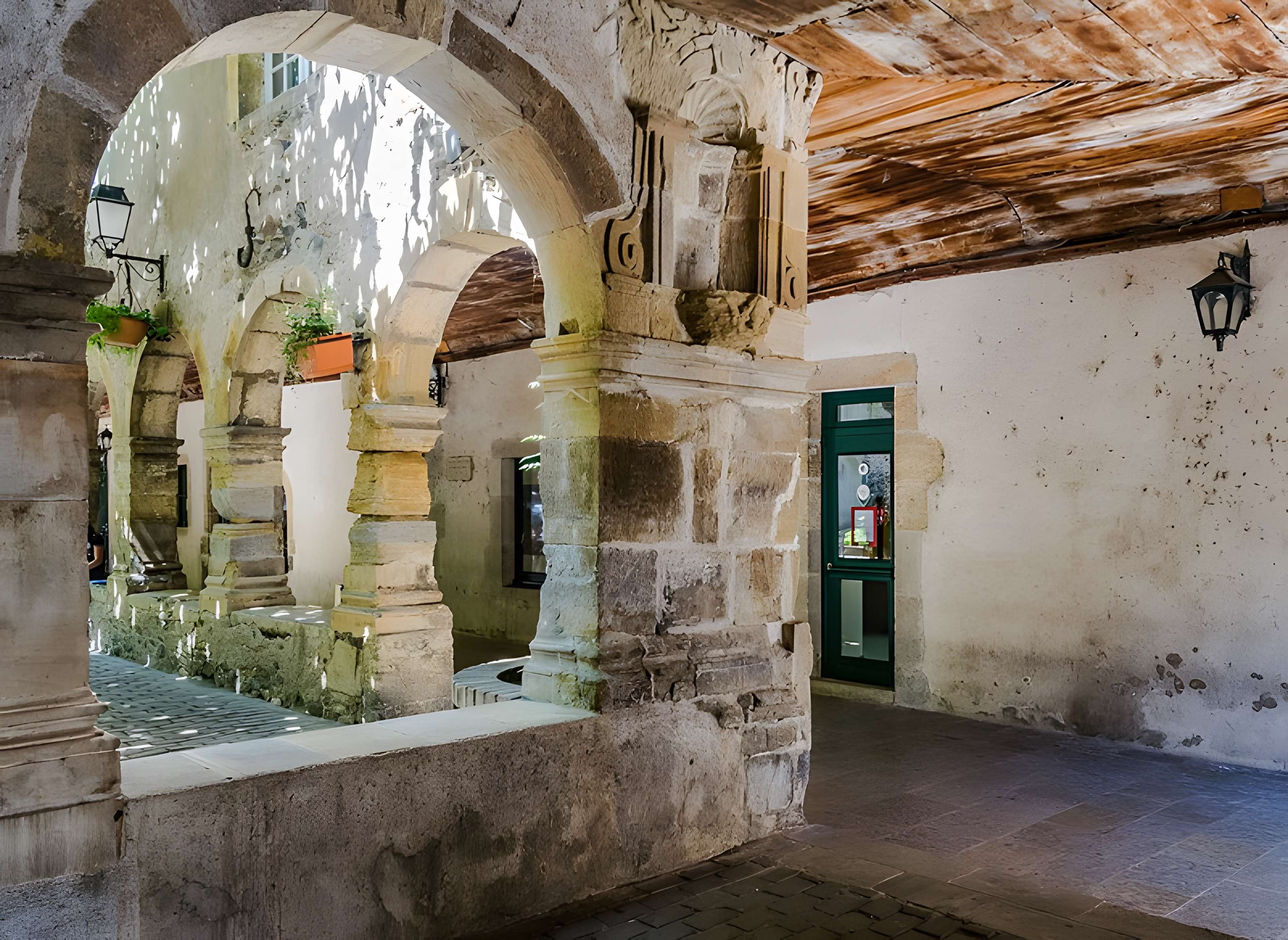 Couvent des Pénitents de Saint-Geniez-d'Olt