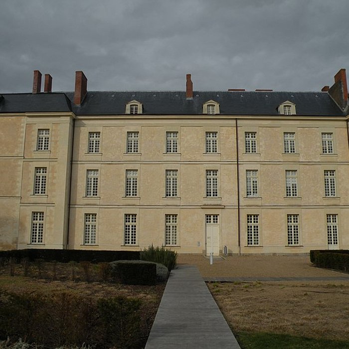 Photo de Ancien couvent des Ursulines de la Davrays ou ancienne caserne Rohan