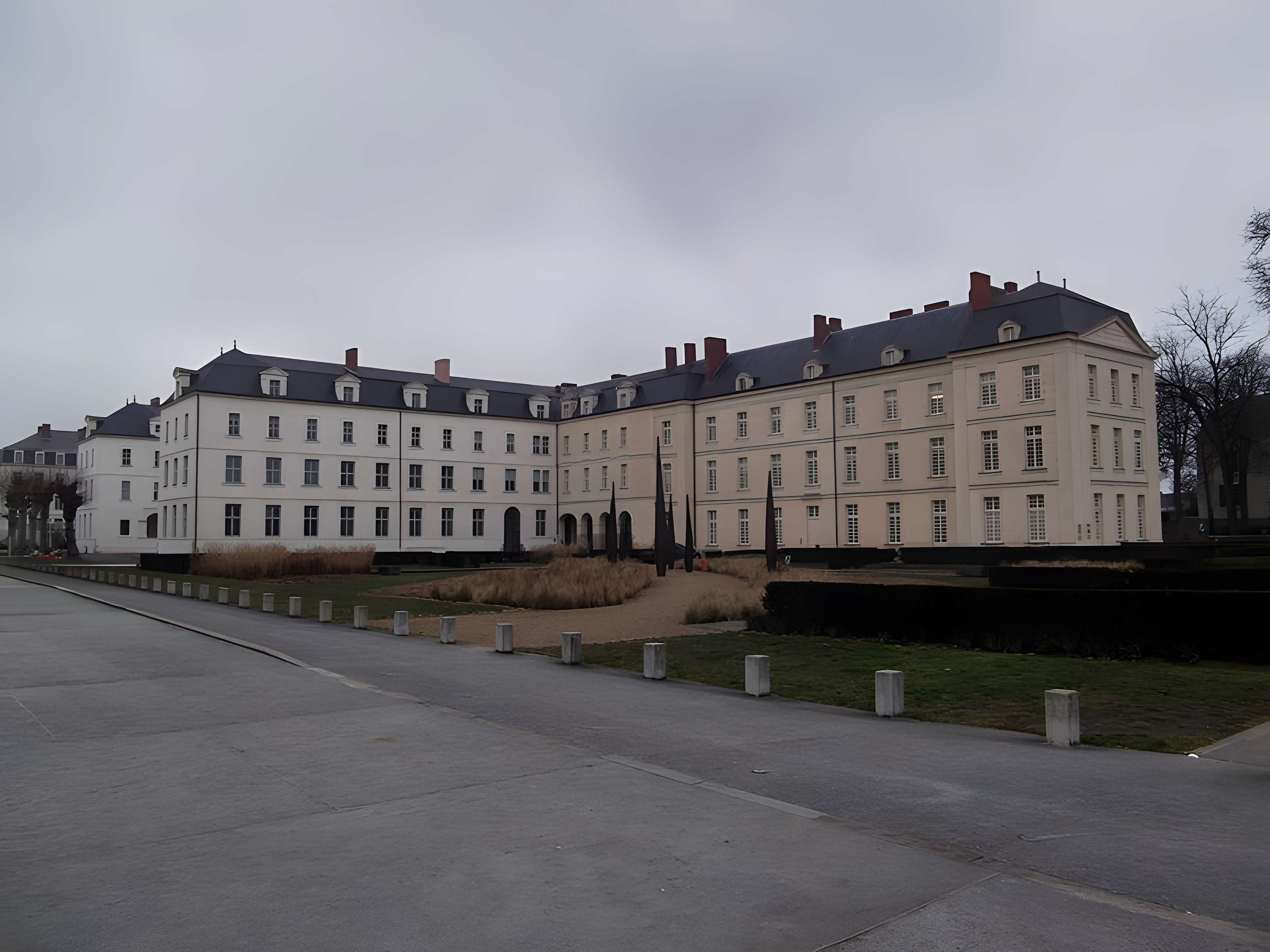 Ancien couvent des Ursulines de la Davrays ou ancienne caserne Rohan