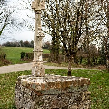 Croix de chemin dite Croix de Bleyssoles