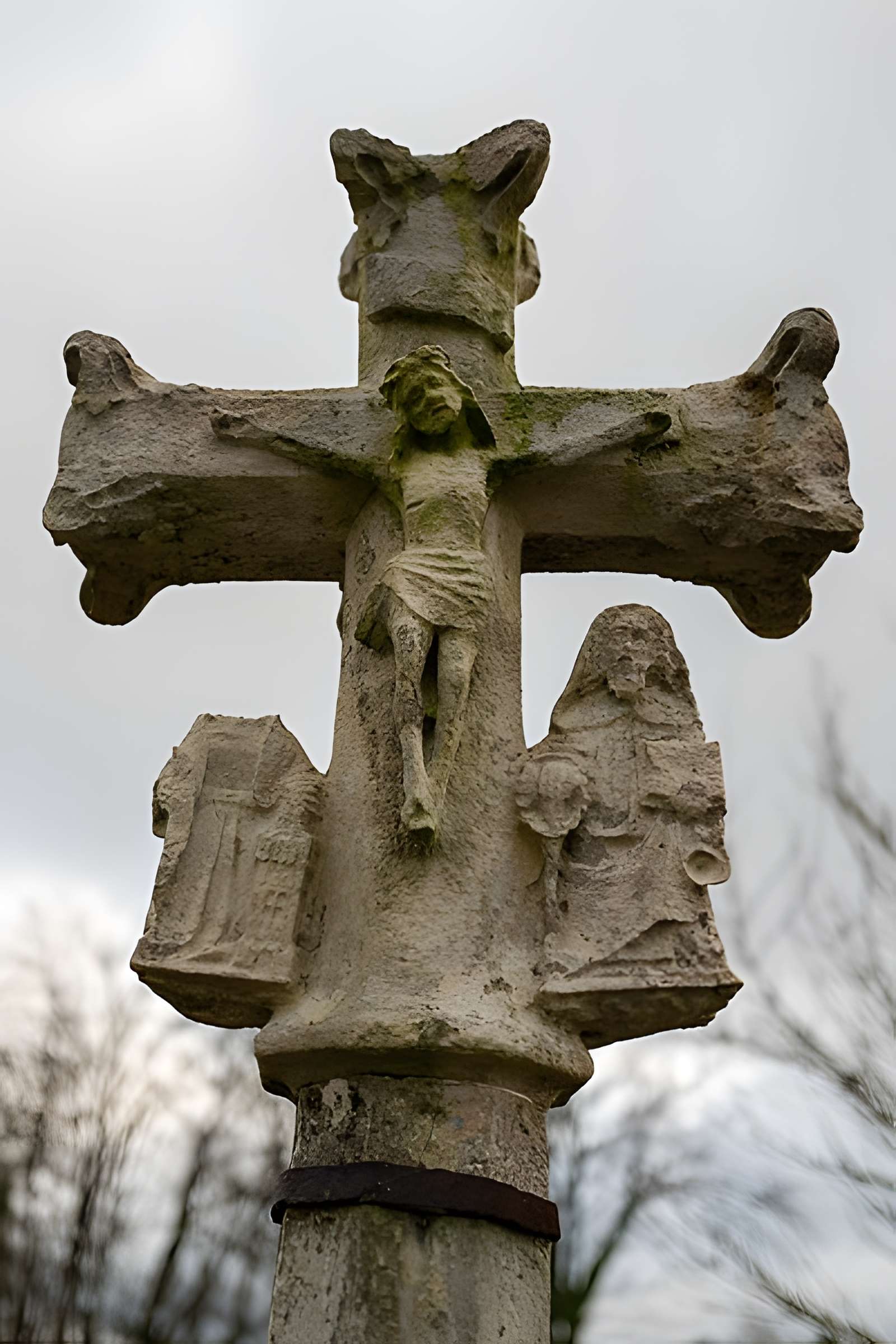 Croix de chemin dite Croix de Bleyssoles