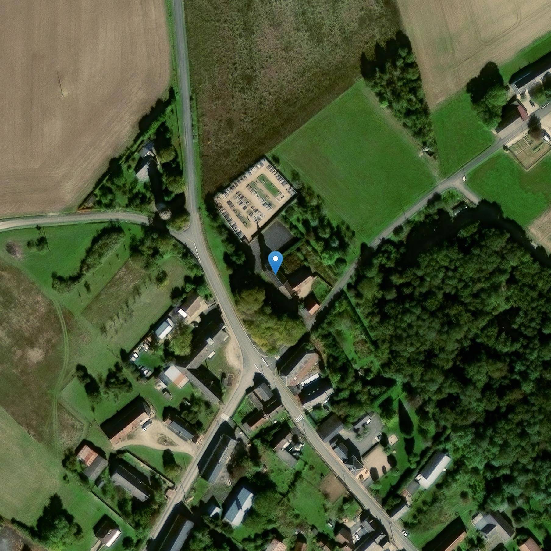 Photo de Menetreols-sub-Vatan圣保禄改道教堂