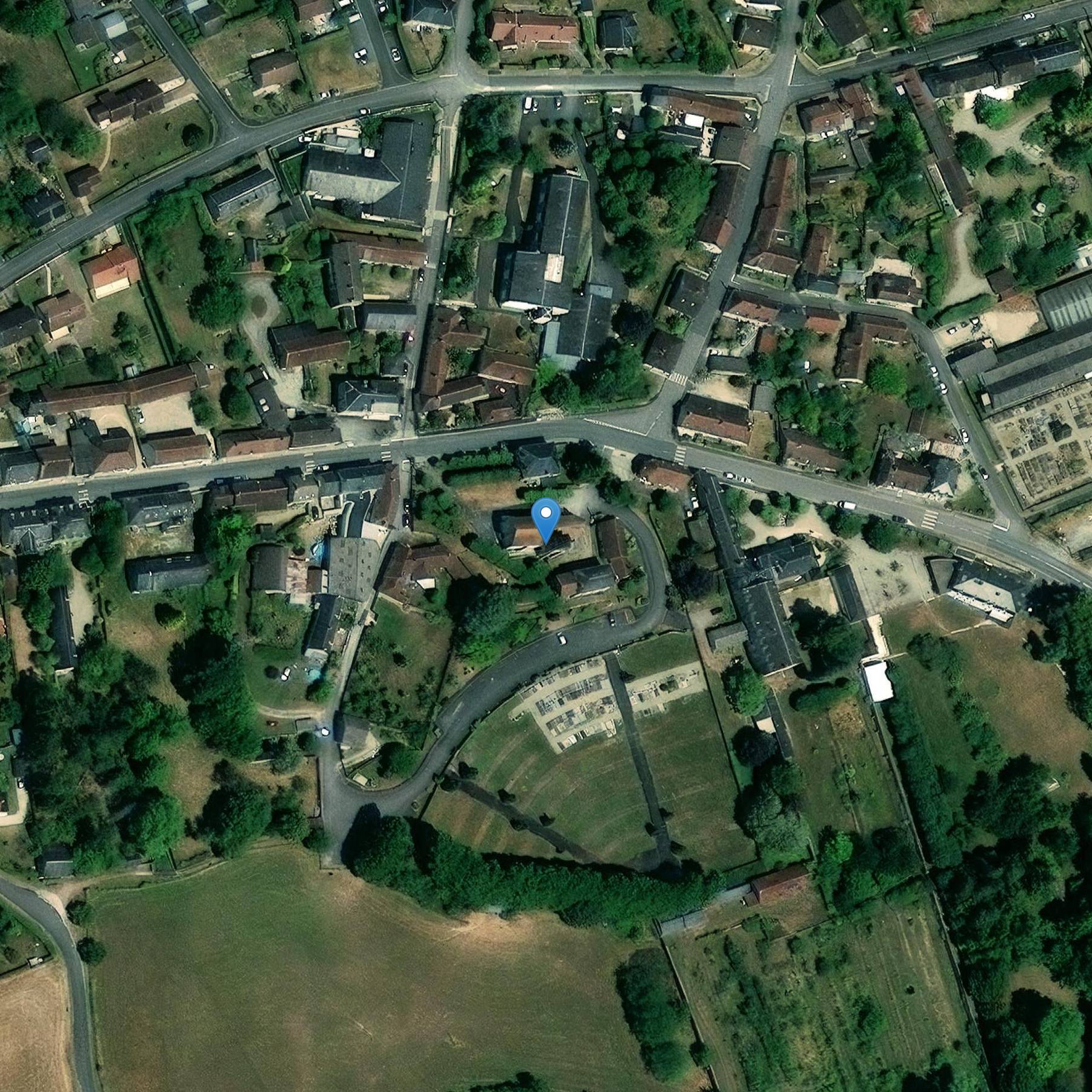 Photo de Kerk van Petrus en Paulus van Pellevoisin