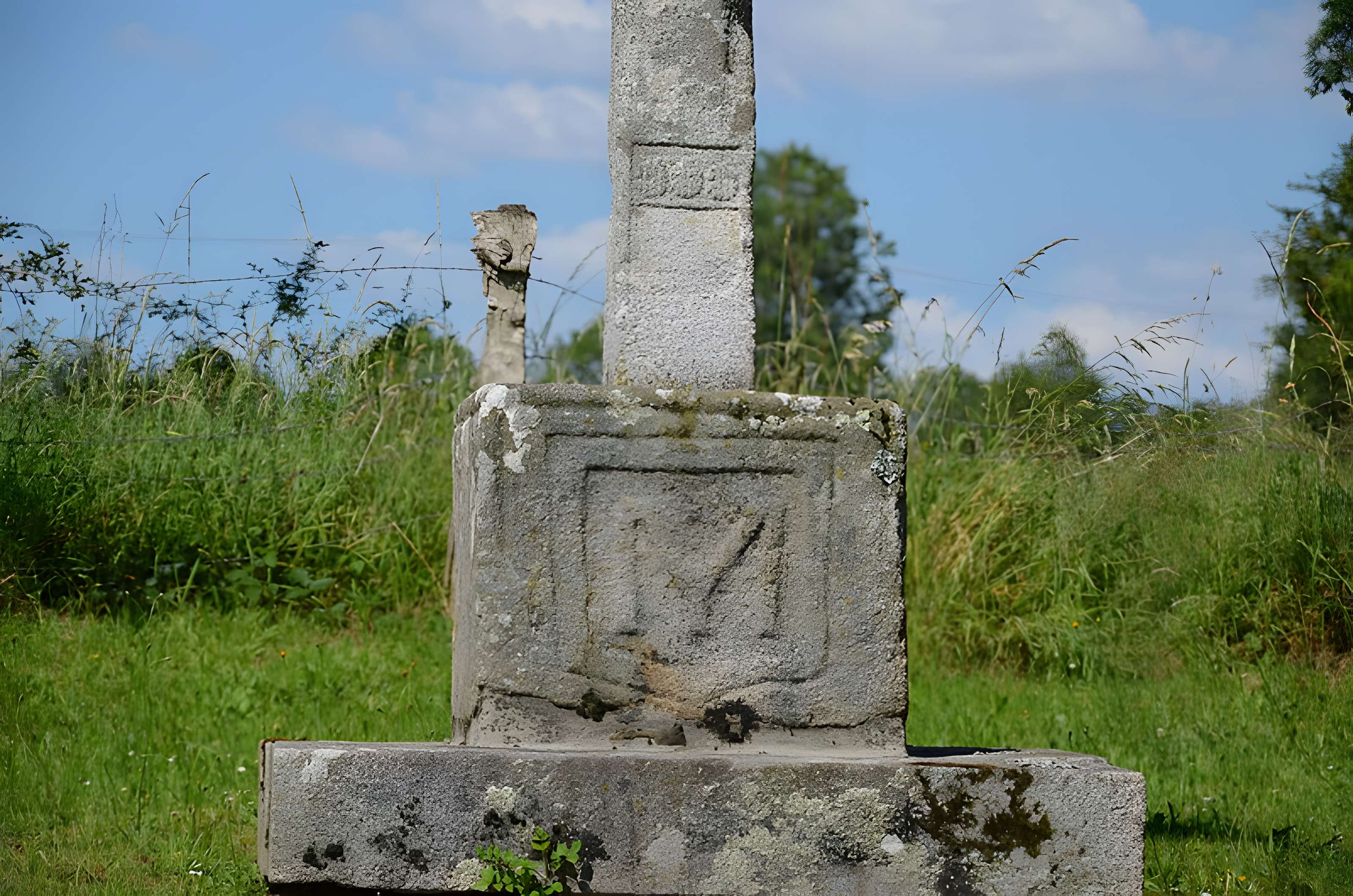 Croix de chemin de Malloué