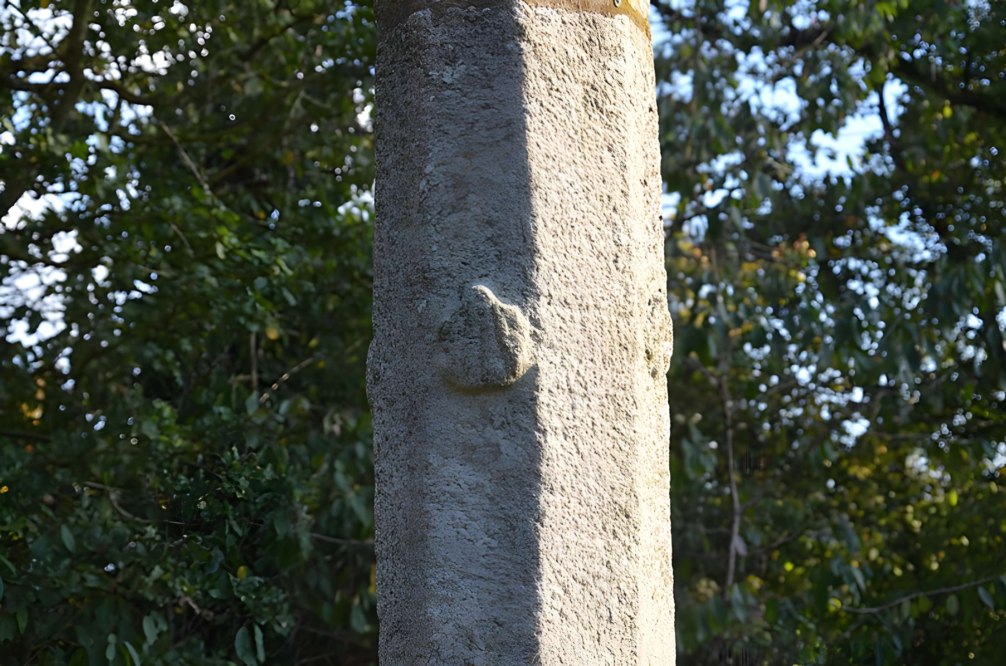 Croix de chemin de Malloué