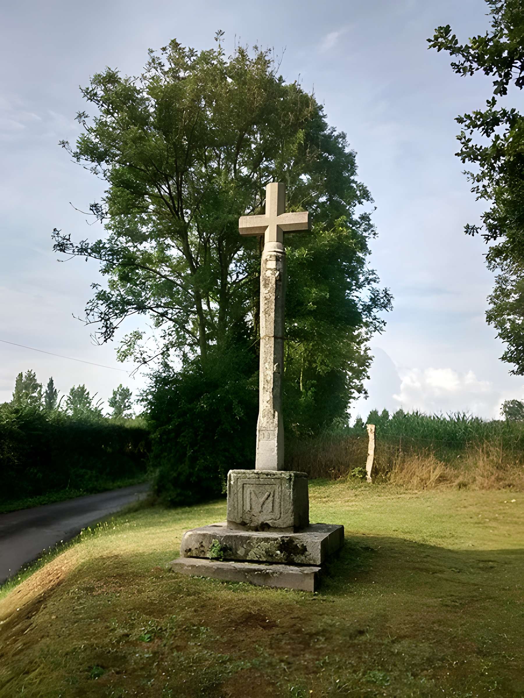 Croix de chemin de Malloué