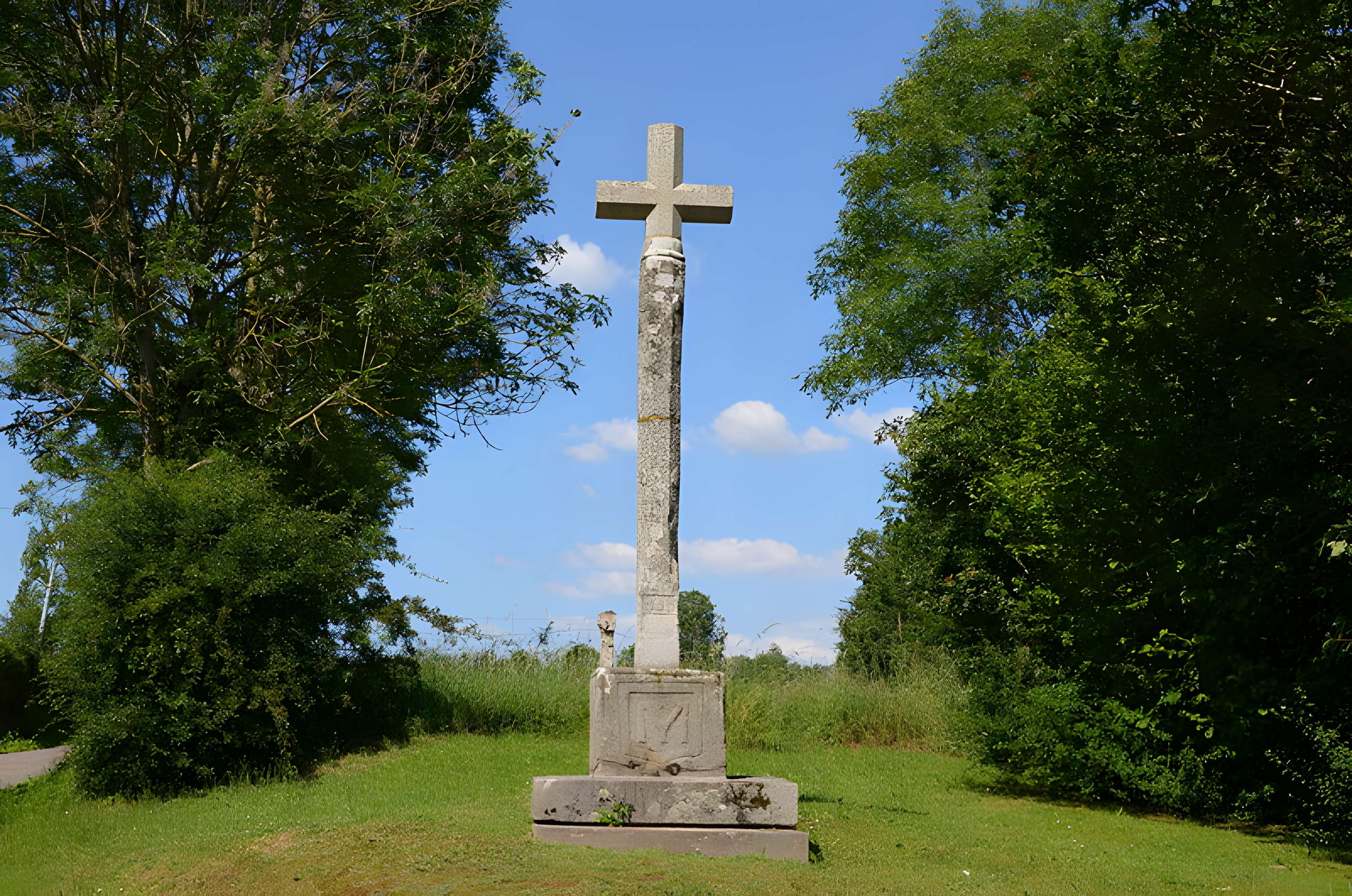 Croix de chemin de Malloué